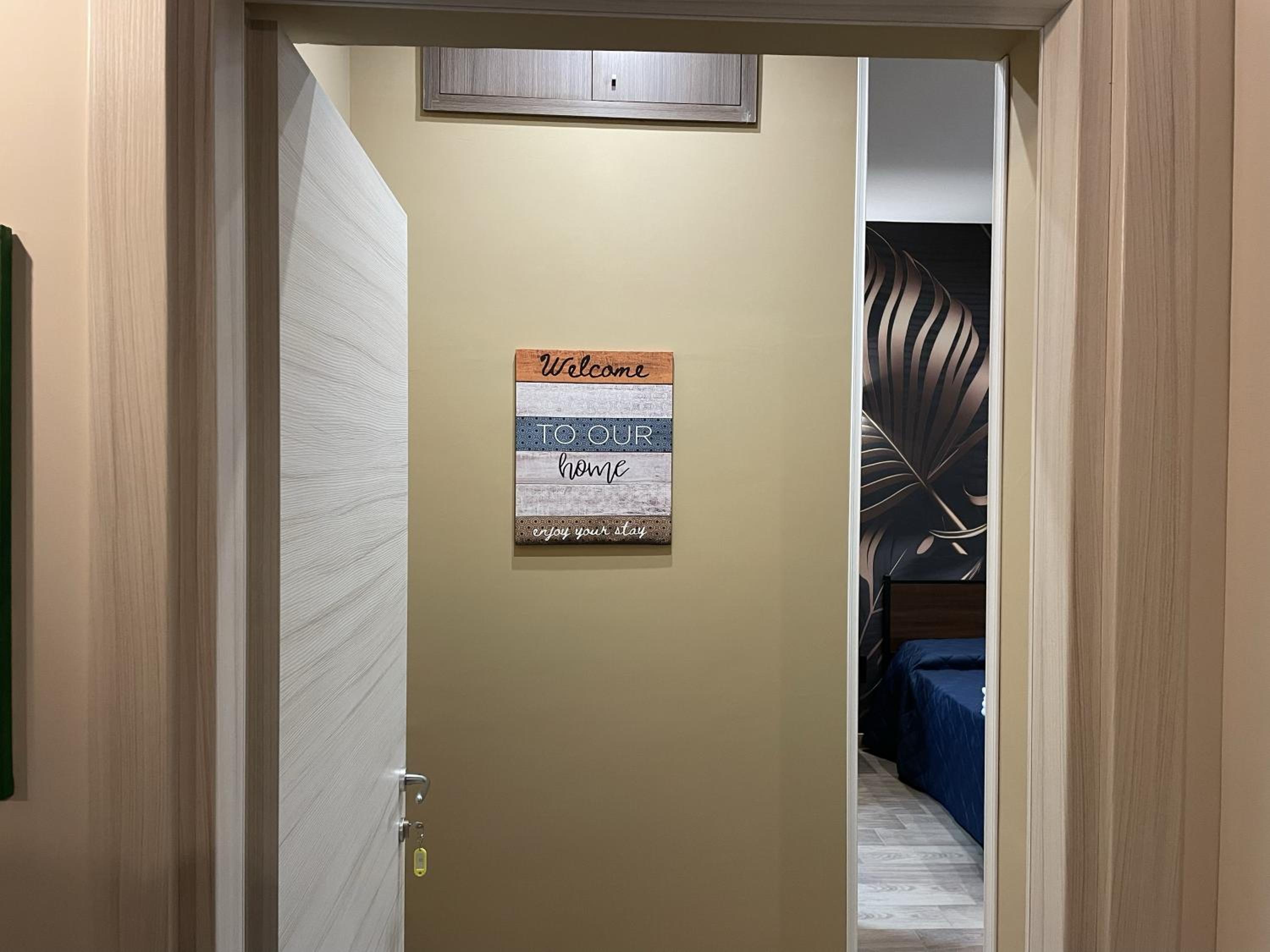 Deluxe Double Room with Balcony - Photo 7