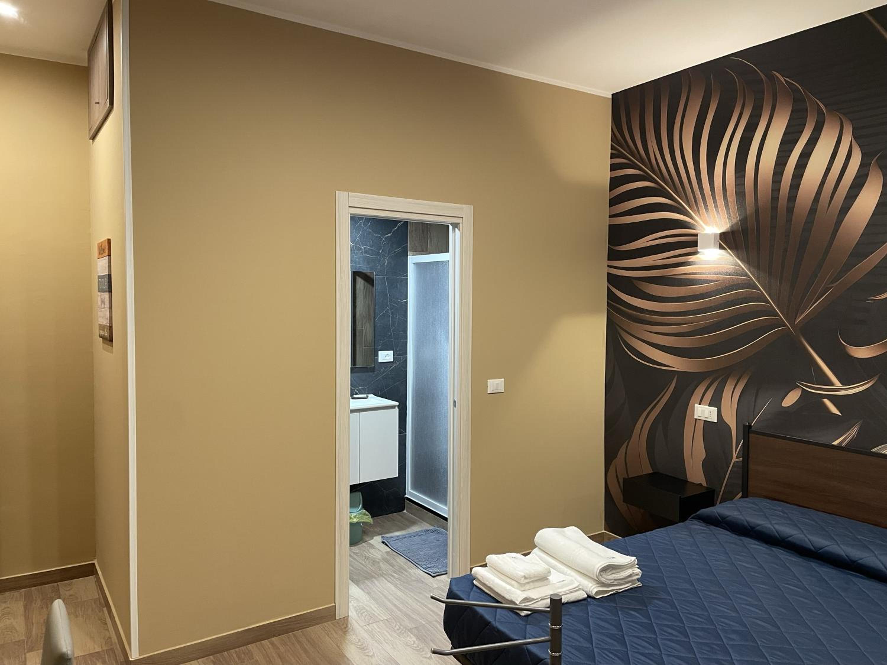 Deluxe Double Room with Balcony - Photo 1