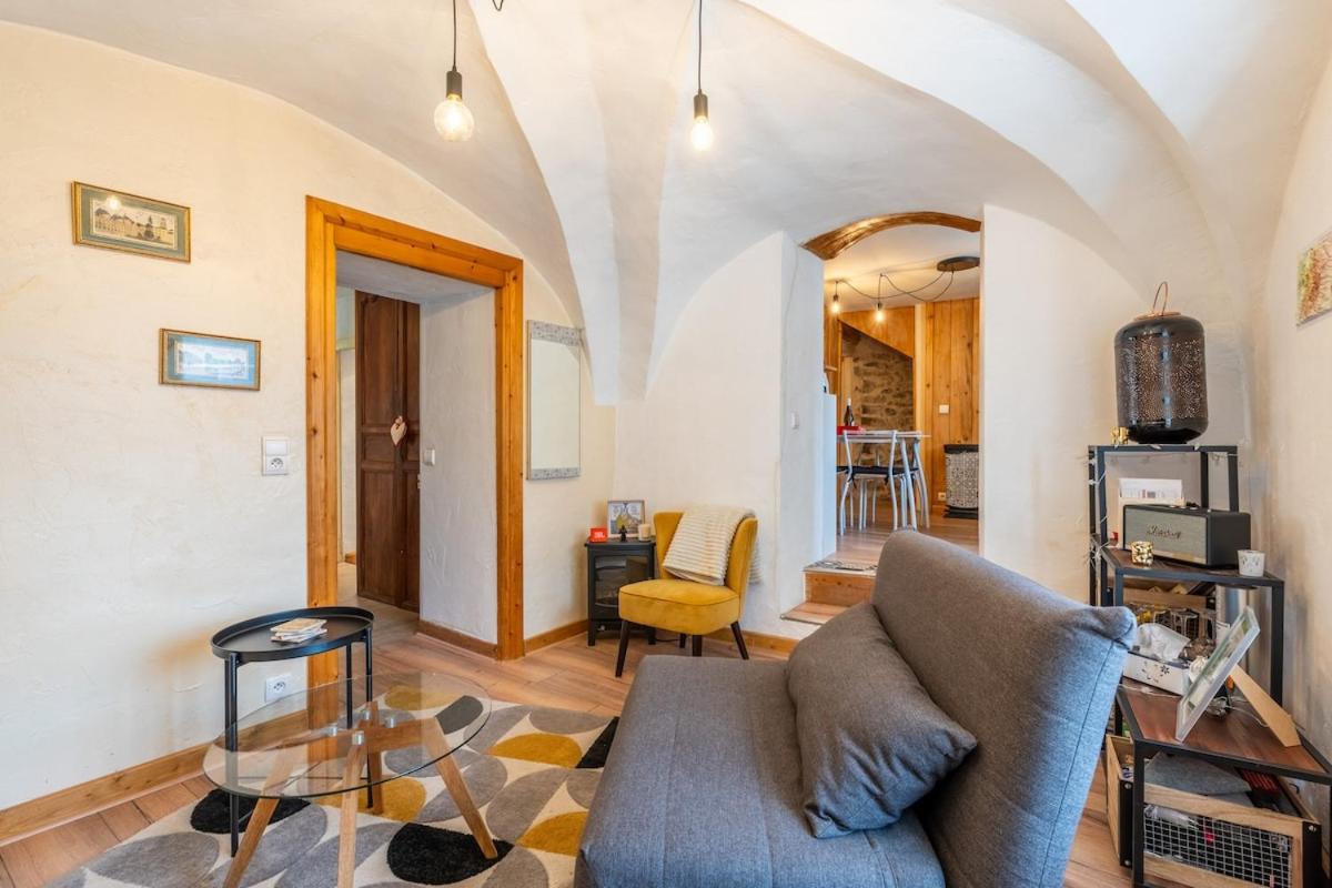 Two-Bedroom Apartment with River View photo 2