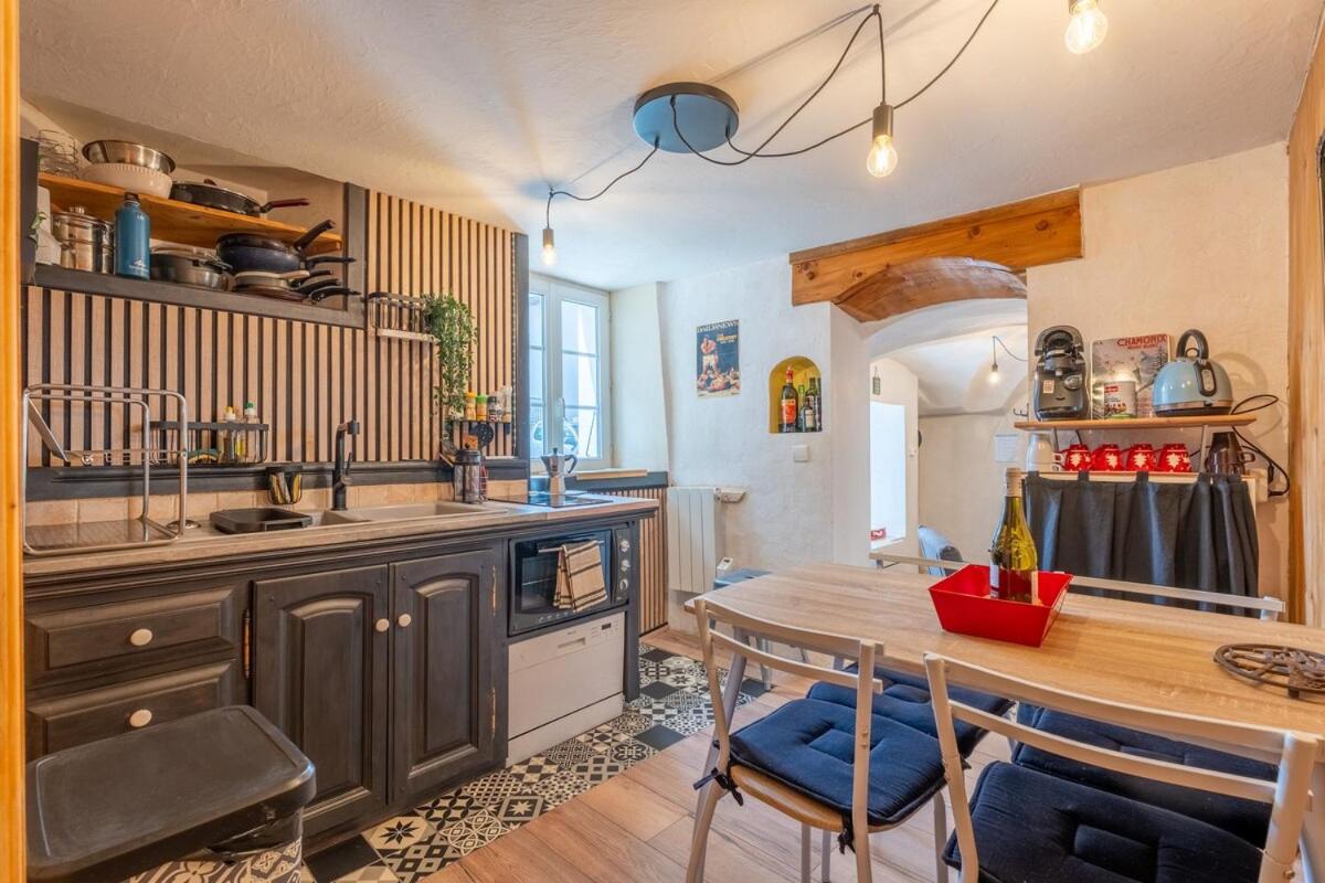Two-Bedroom Apartment with River View photo 3