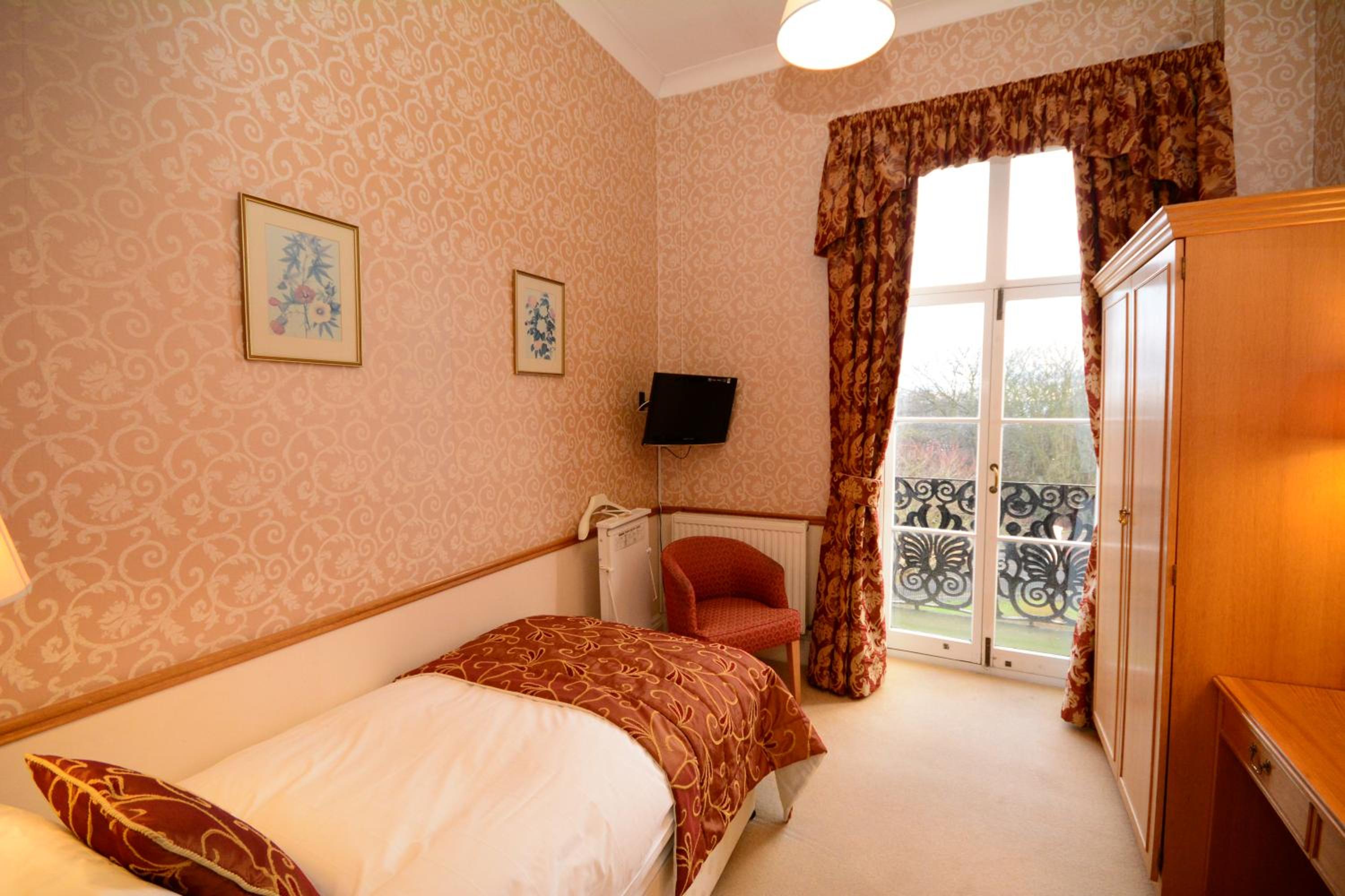 Single Room photo 3