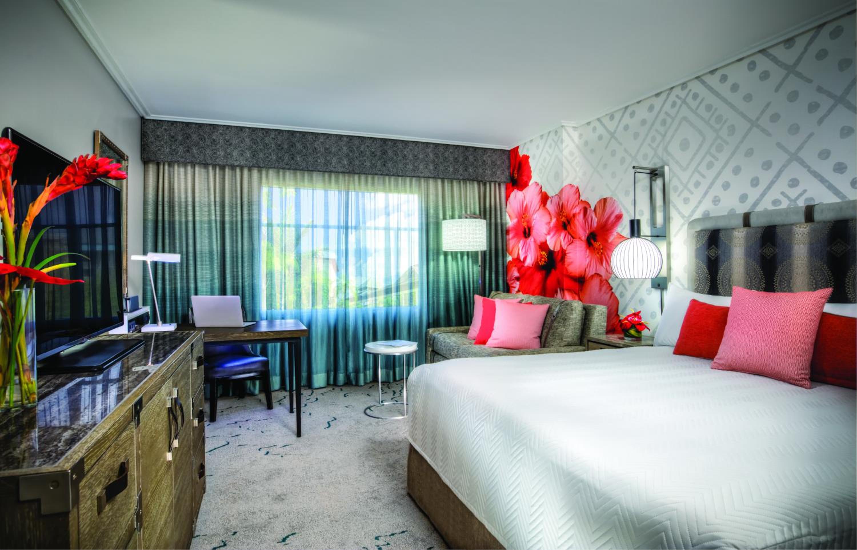 King Room (Includes FREE^ Universal Express Unlimited)