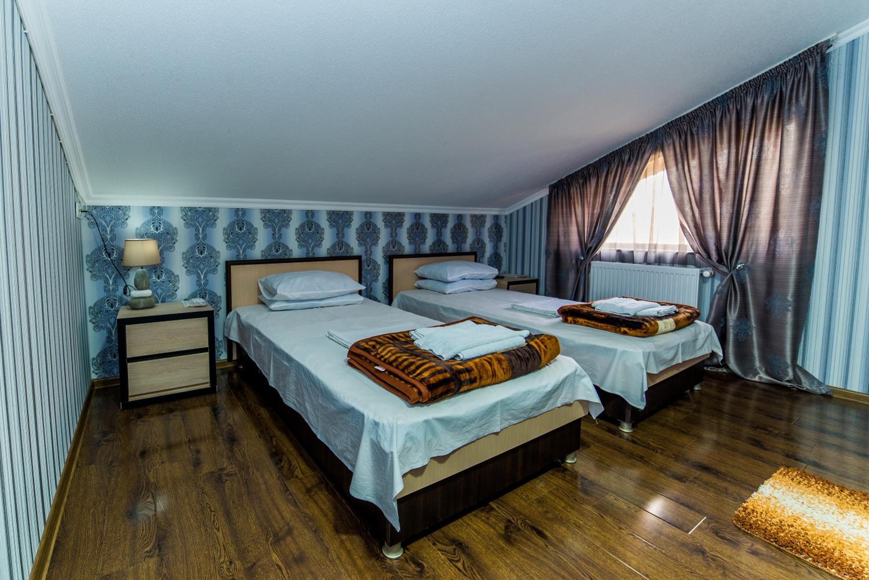 Large Double or Twin Room