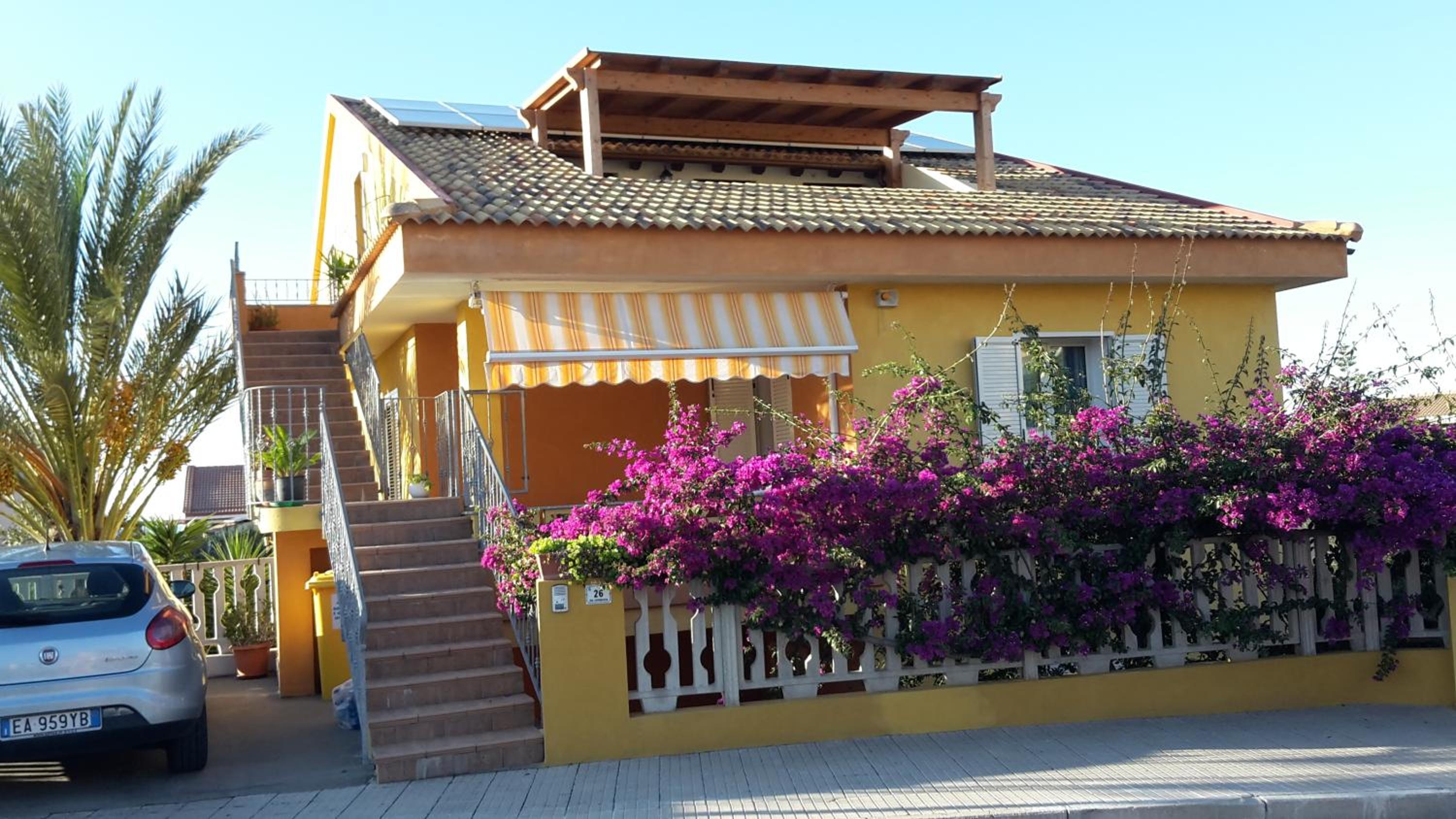 Apartment with Veranda and Garden photo 2
