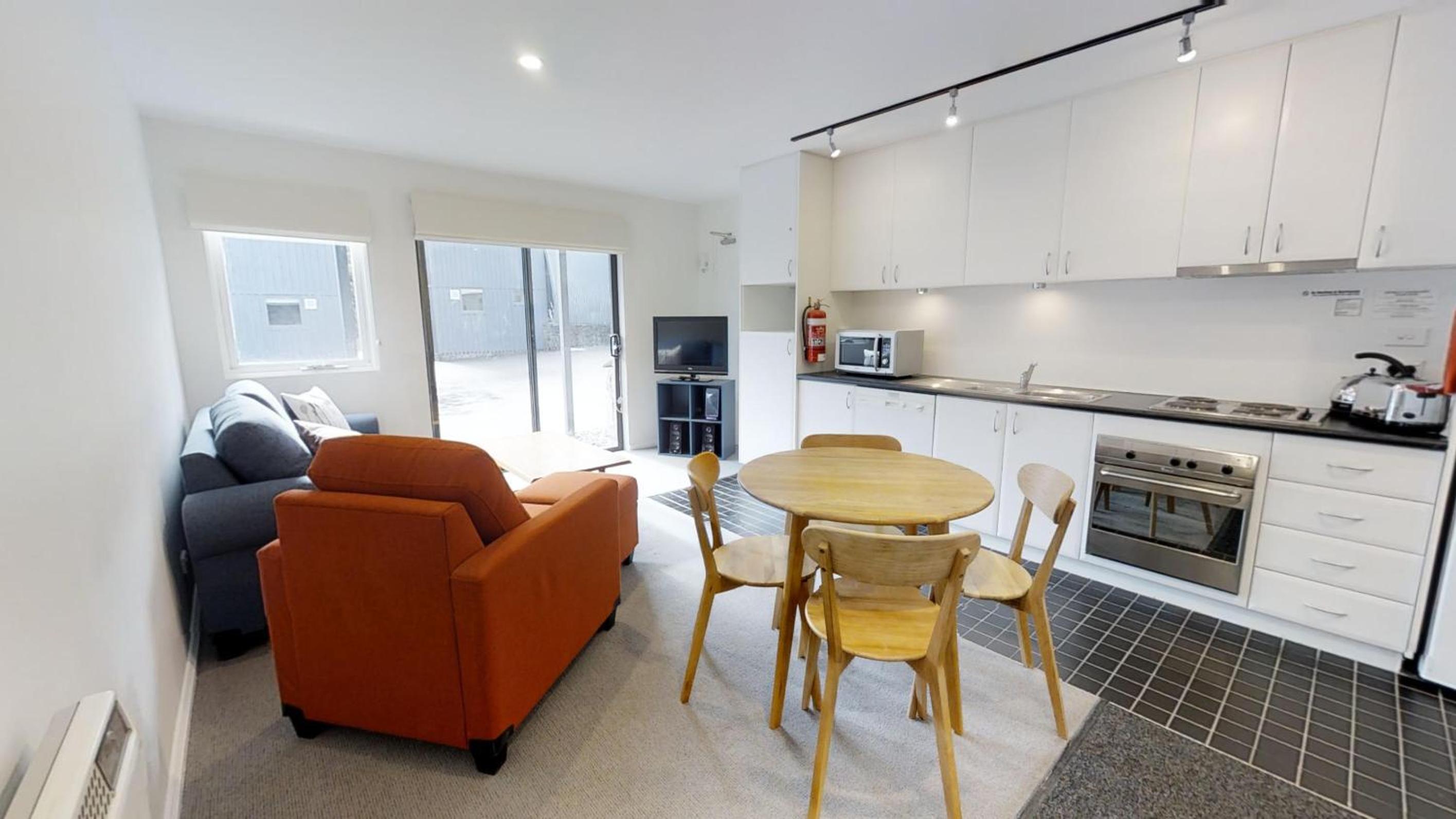 One Bedroom Courtyard (Sleeps 2)  photo 2