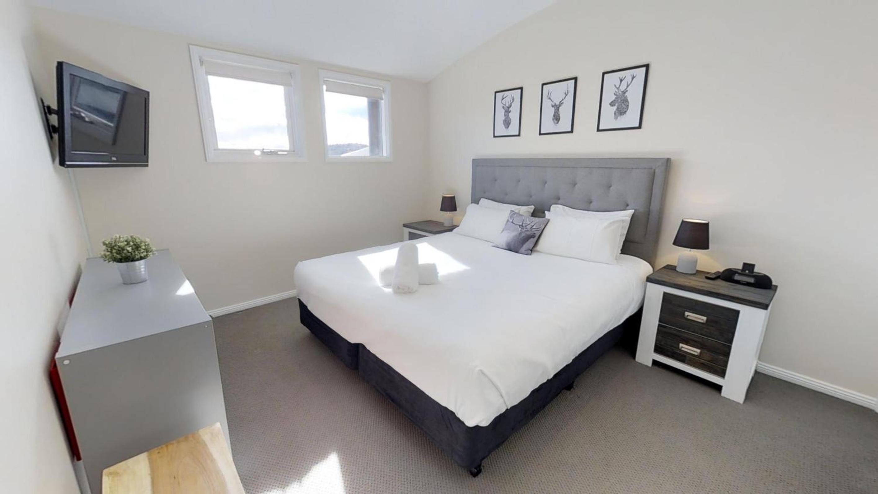 Courtyard Loft (Sleeps 4)