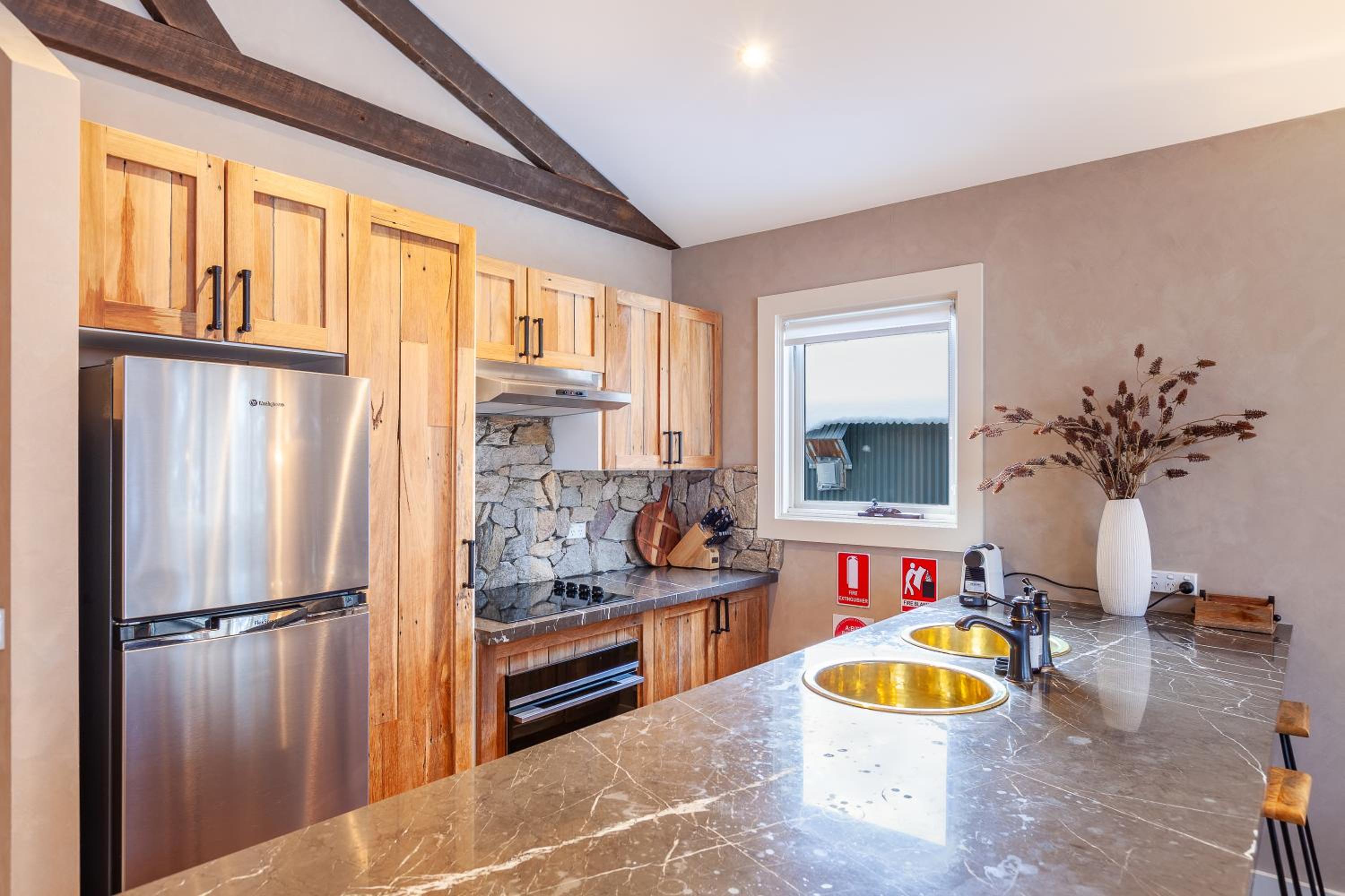 Lodge Chalet (Sleeps 4) photo 2