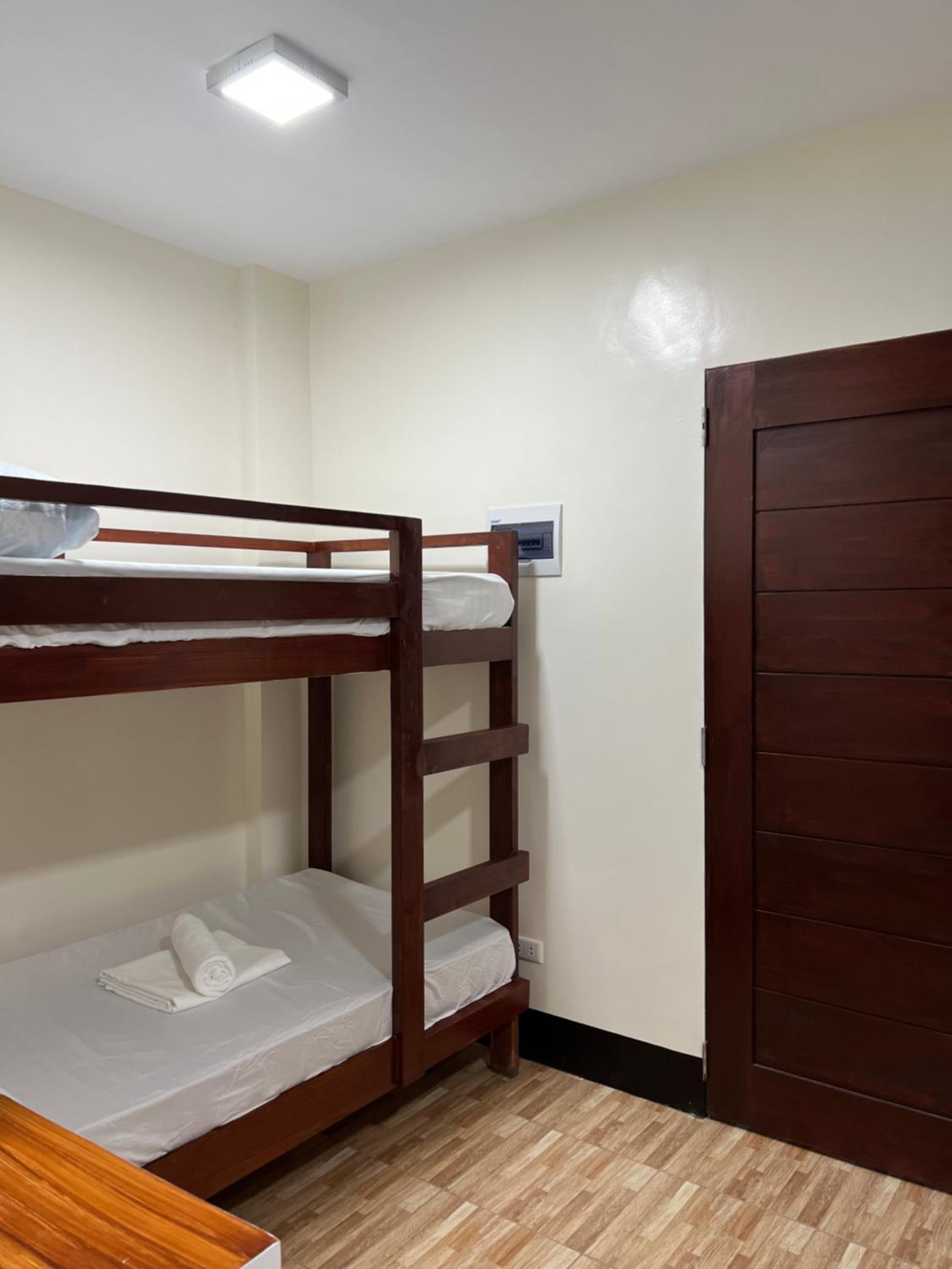 Single Room with Private Bathroom photo 2