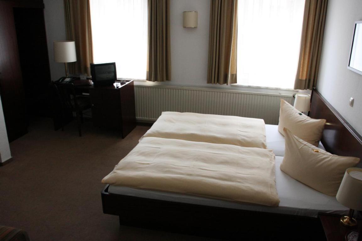 Double or Twin Room - Photo 2