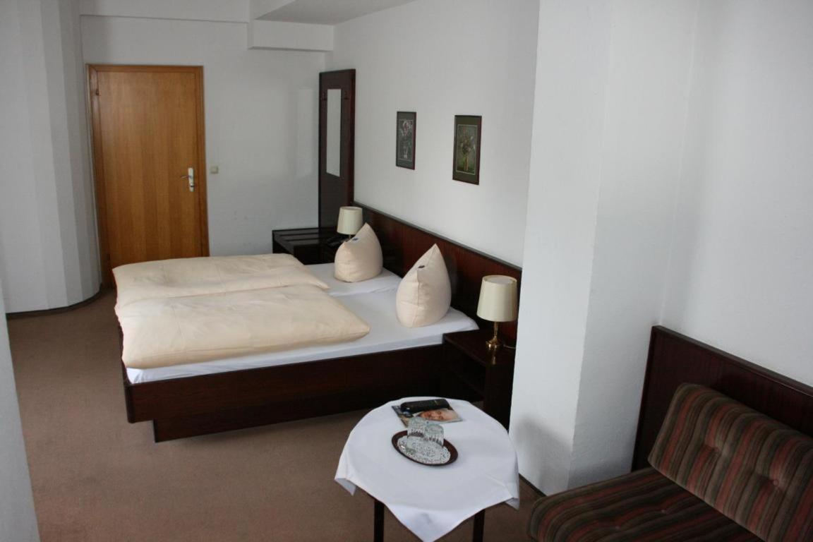 Double or Twin Room - Photo 3