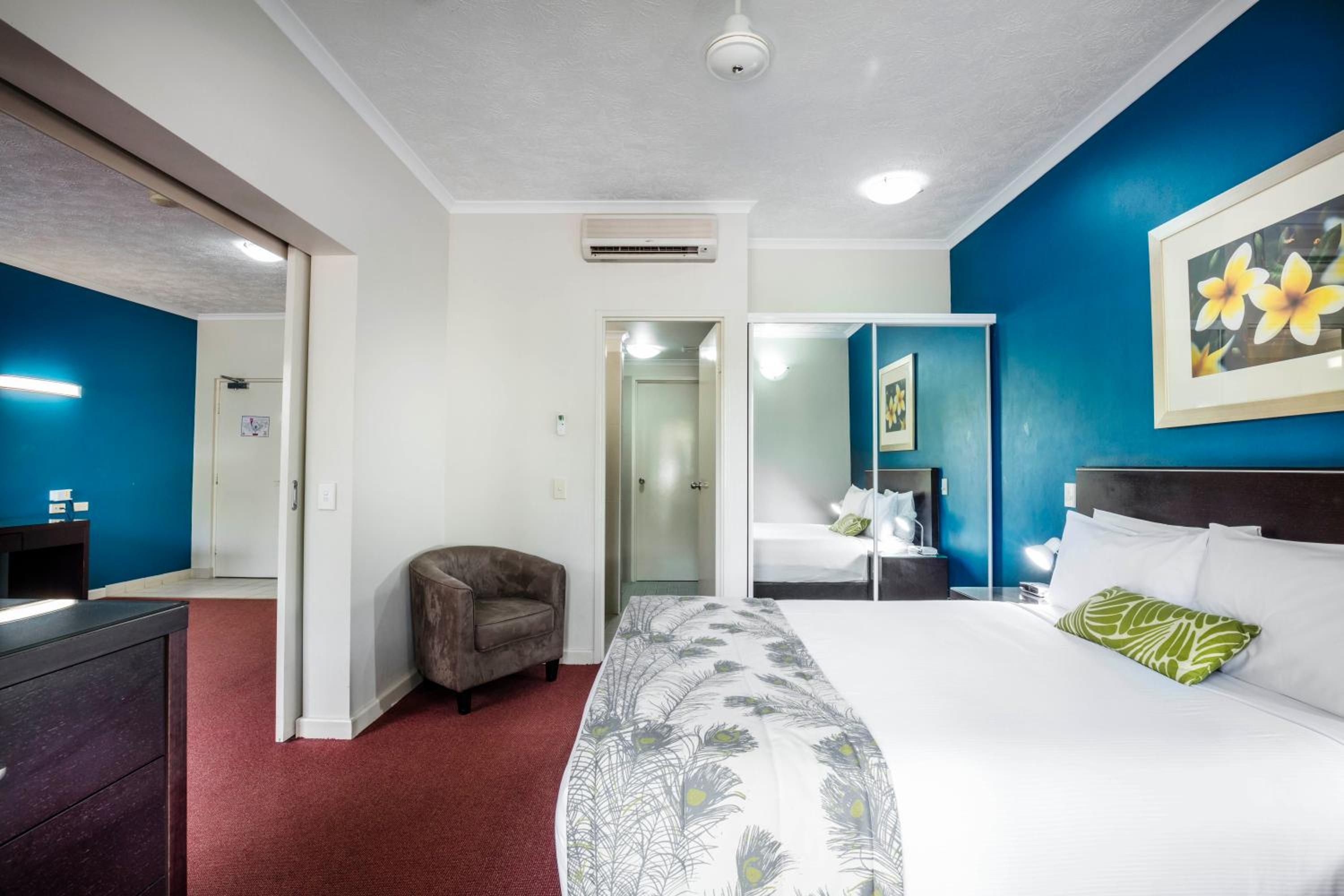 Superior Spa Room with Queen bed and Sofa Bed photo 3