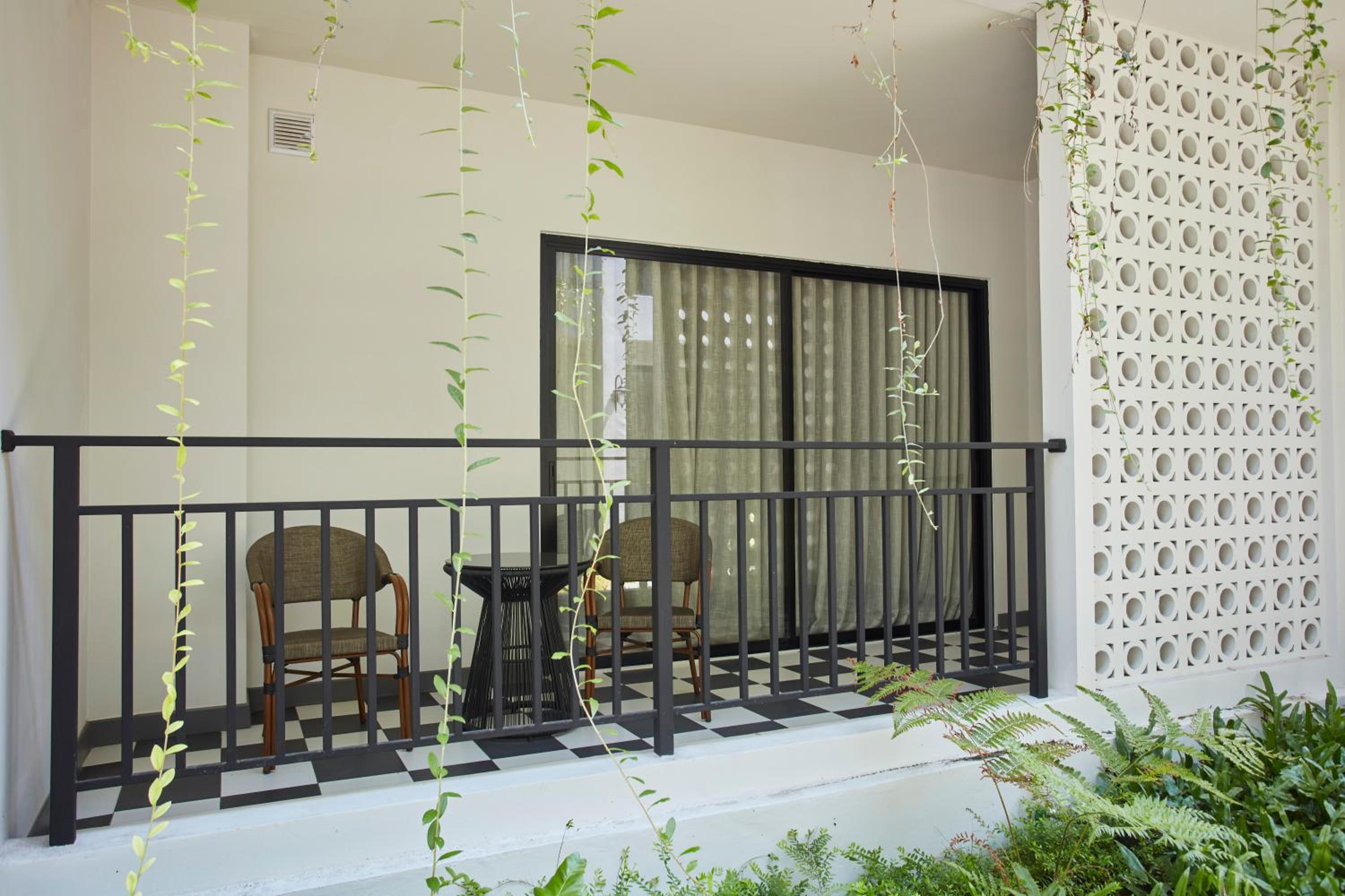 Double Room with Balcony - Photo 6