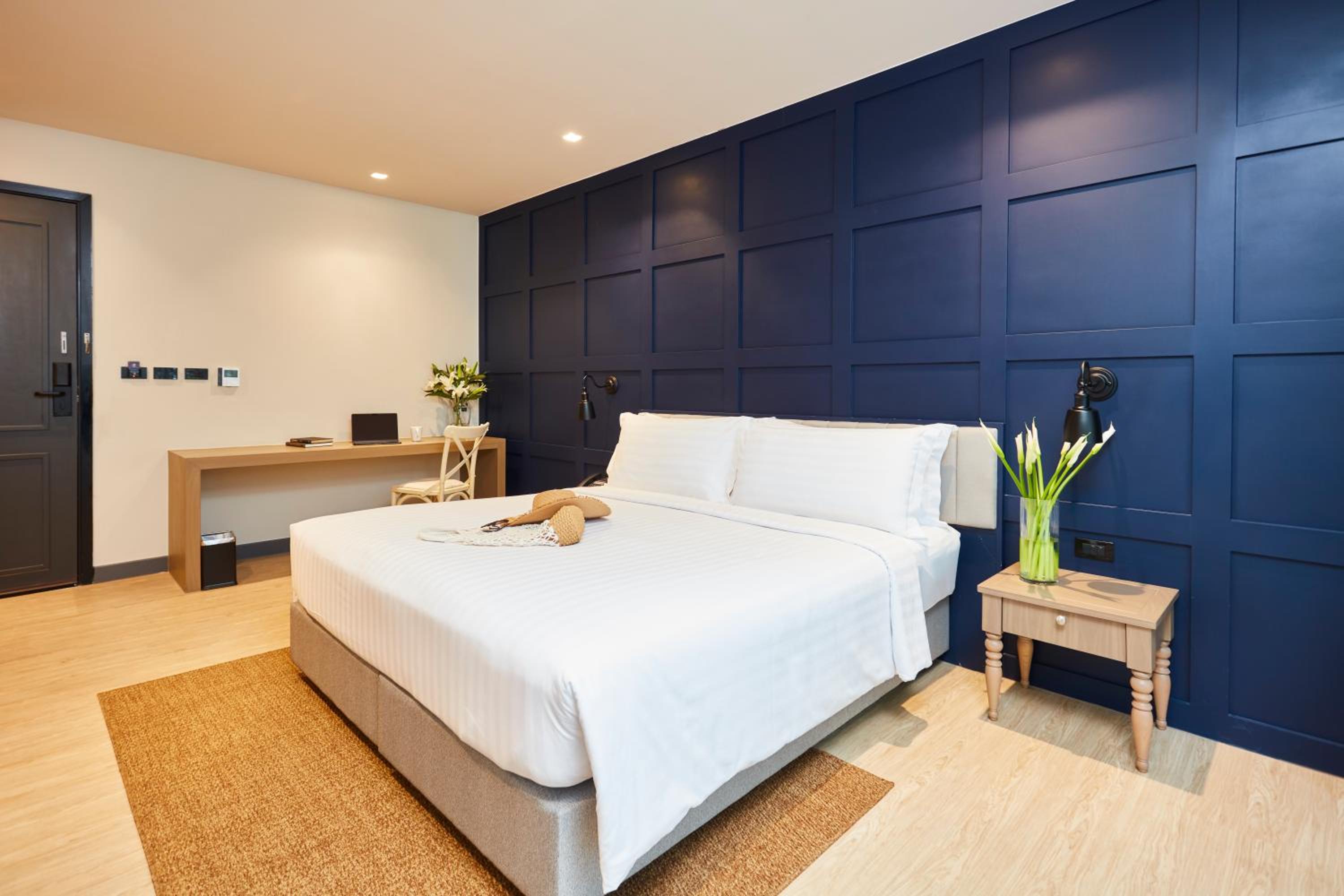 Double Room with Balcony - Photo 12