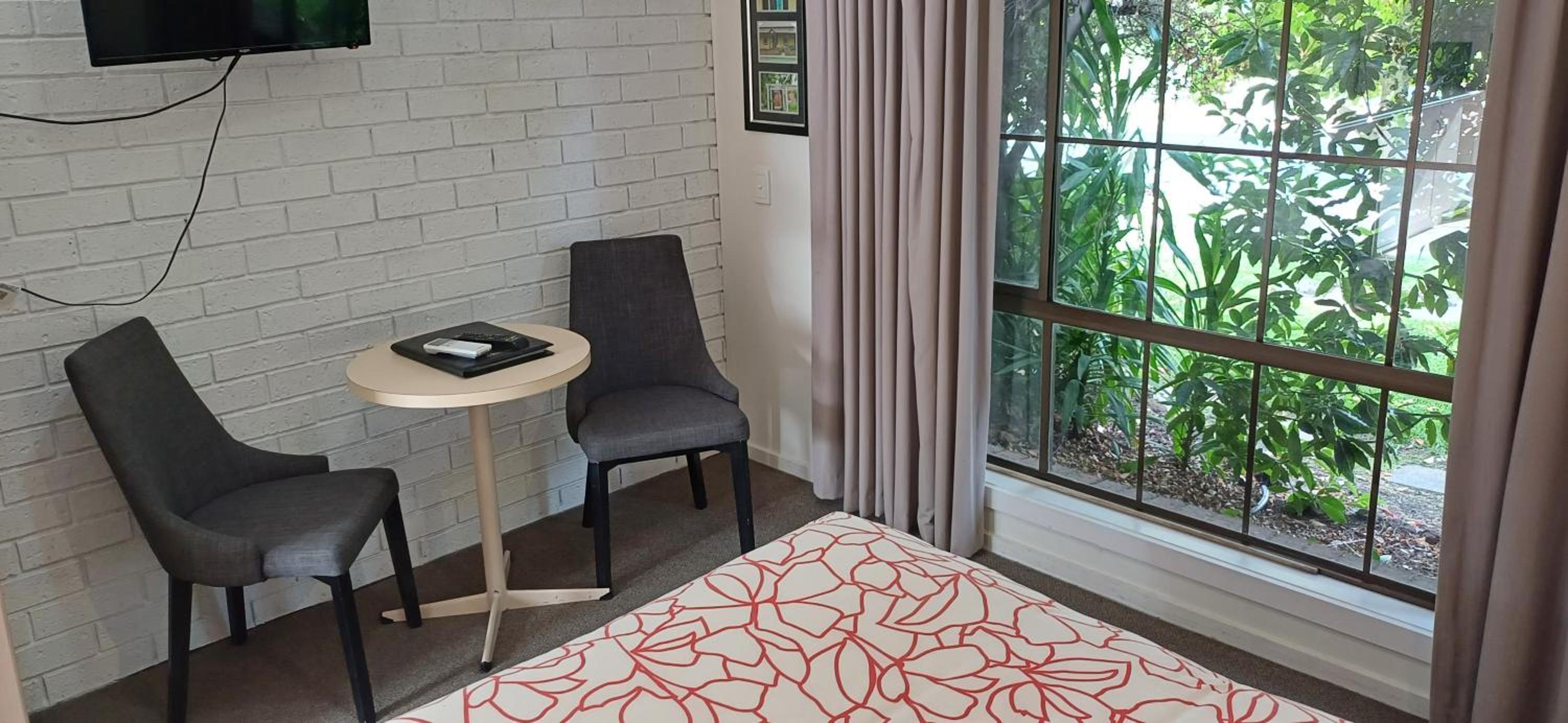 Queen Room - Disability Access - Photo 2