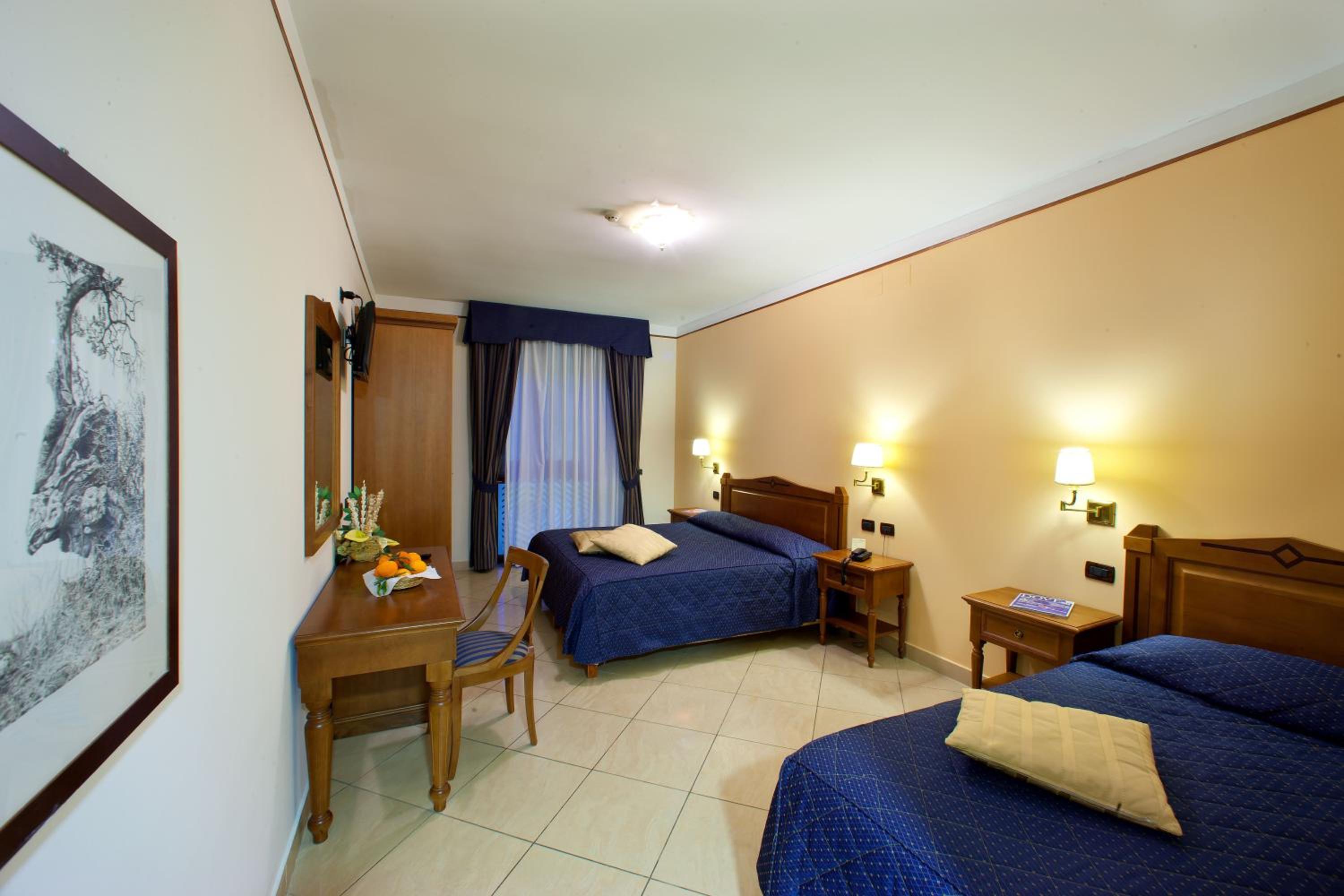 Triple Room - Photo 2