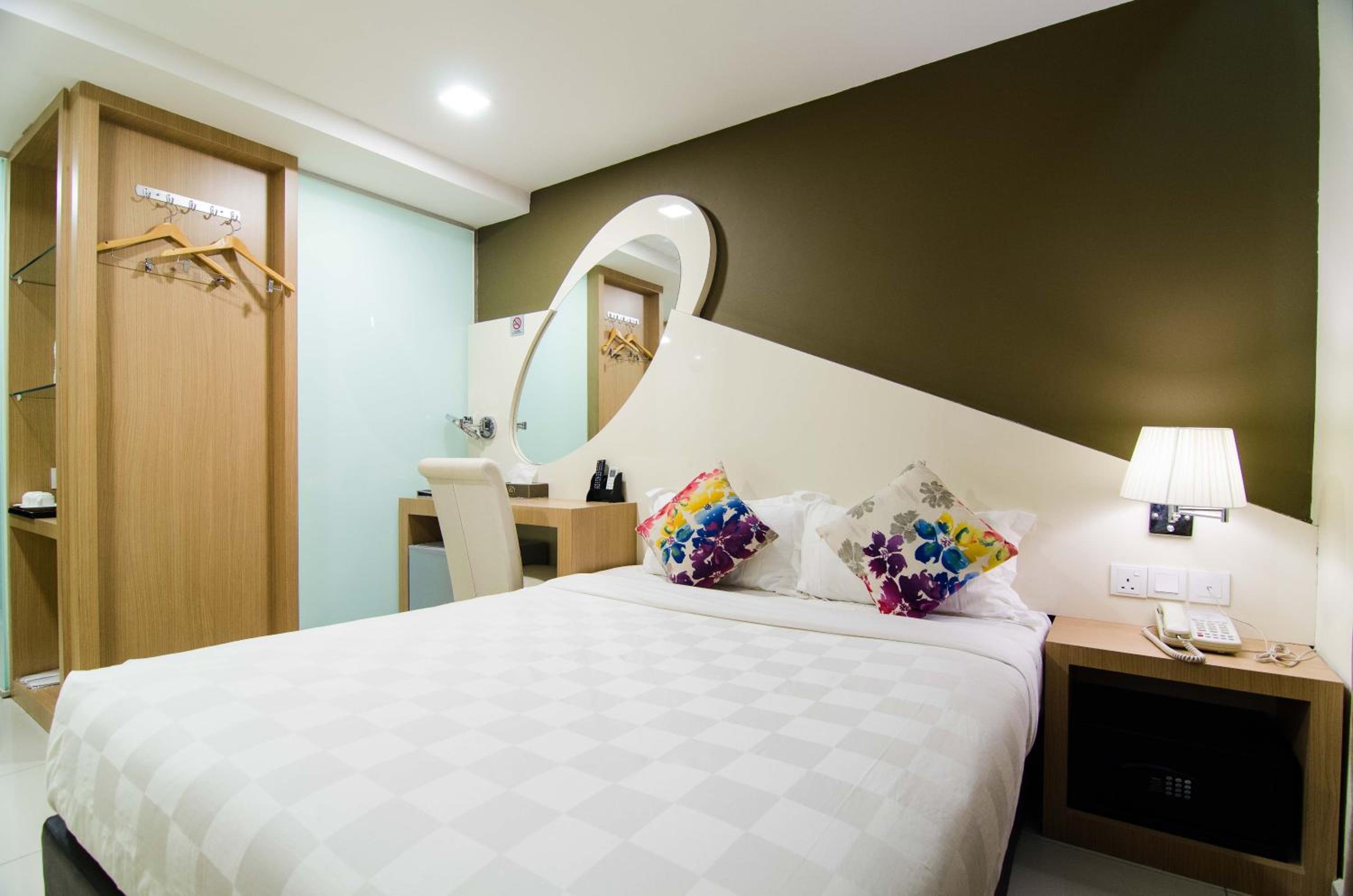 Standard Queen Room photo 3