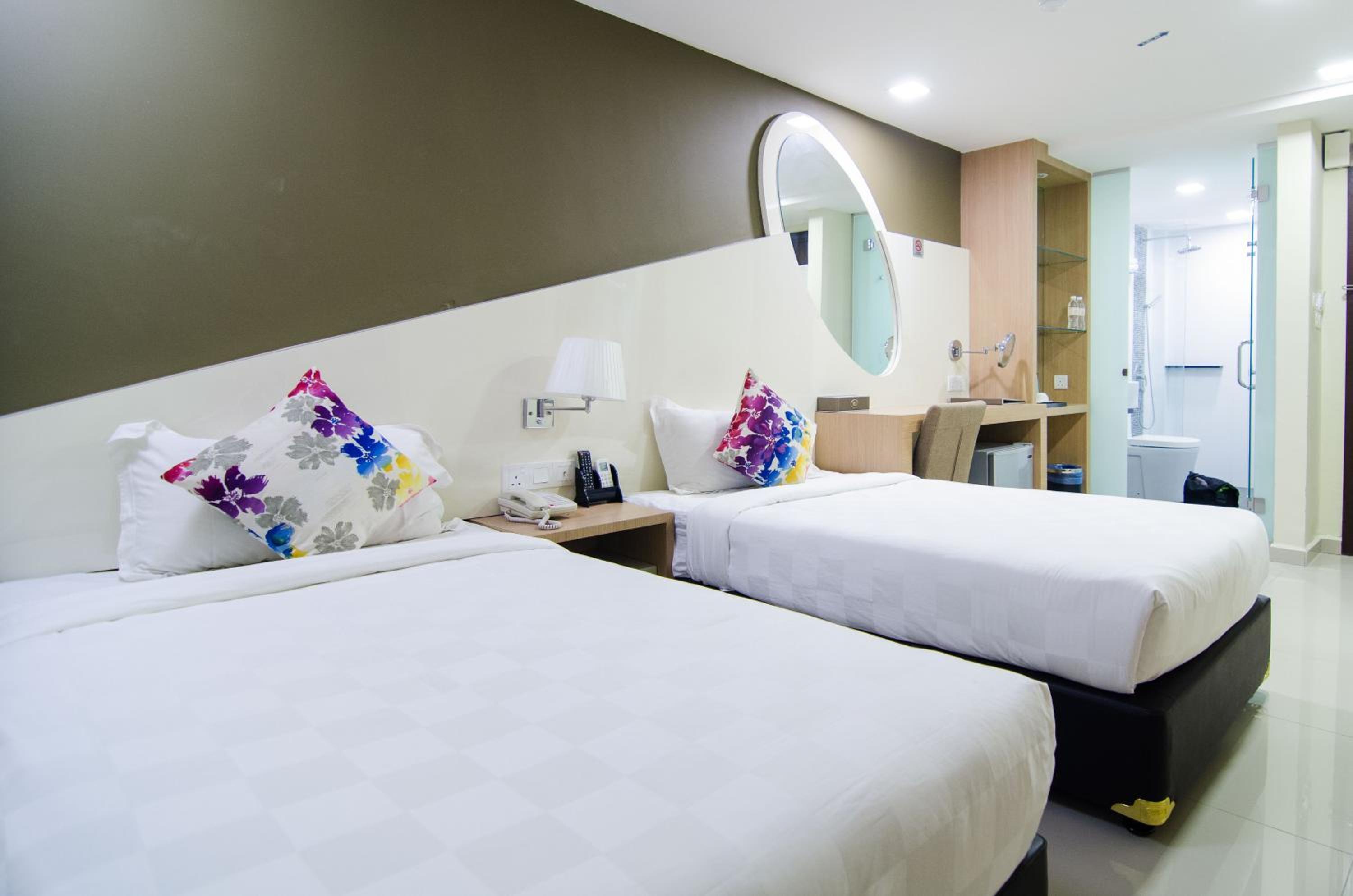 Deluxe Twin Room photo 2