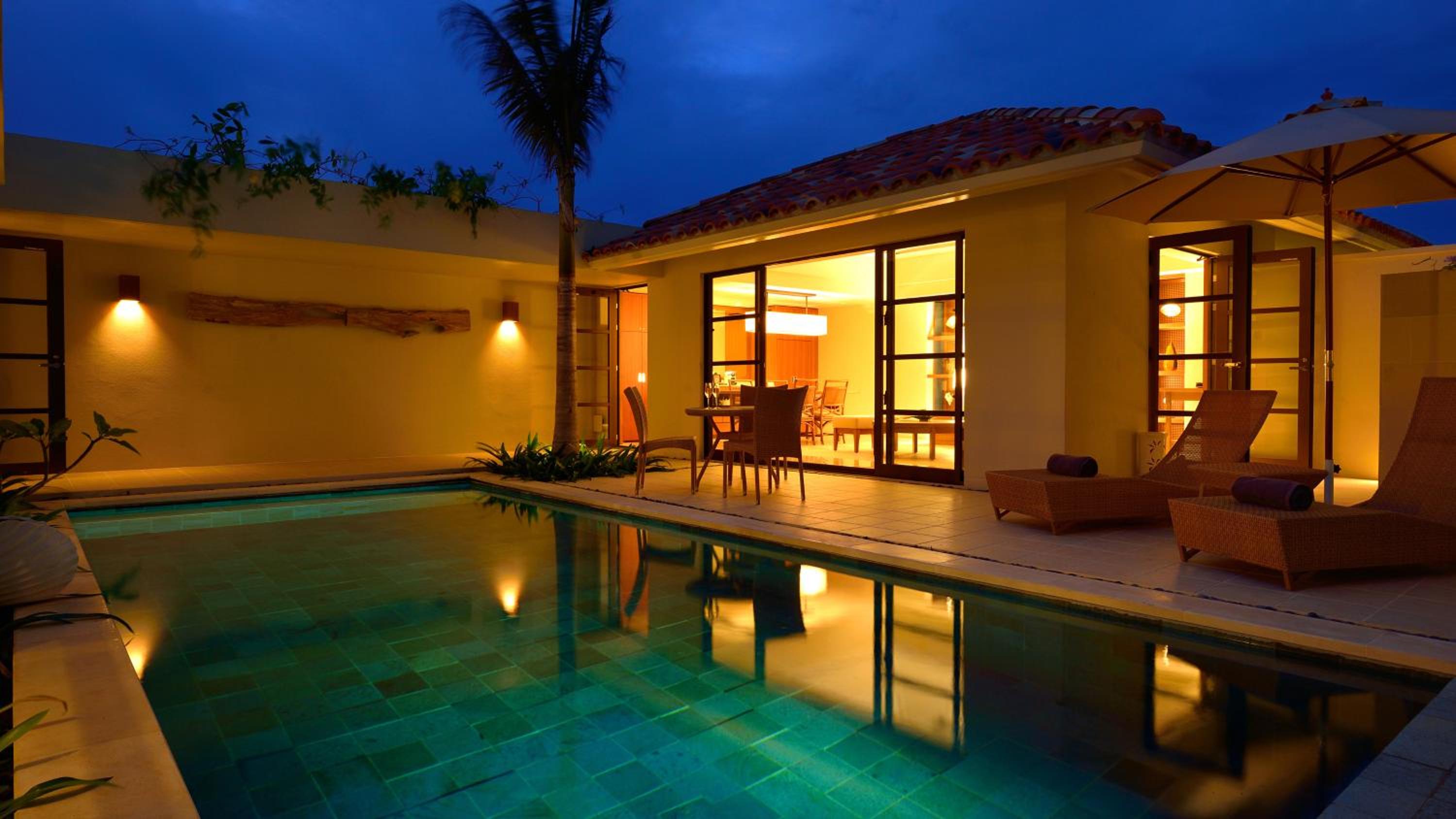 One-Bedroom Villa with King Bed and Heated Private Pool - Non-Smoking photo 2
