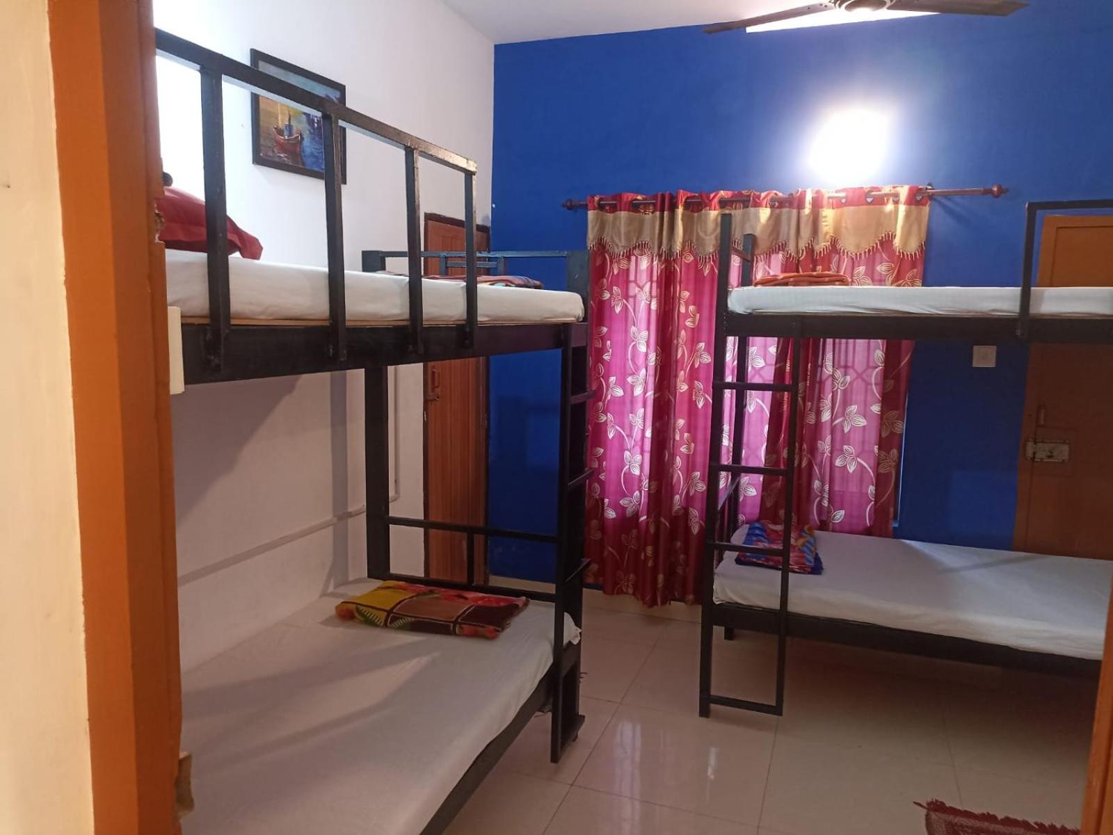 Bed in 4-Bed Mixed Dormitory Room photo 2