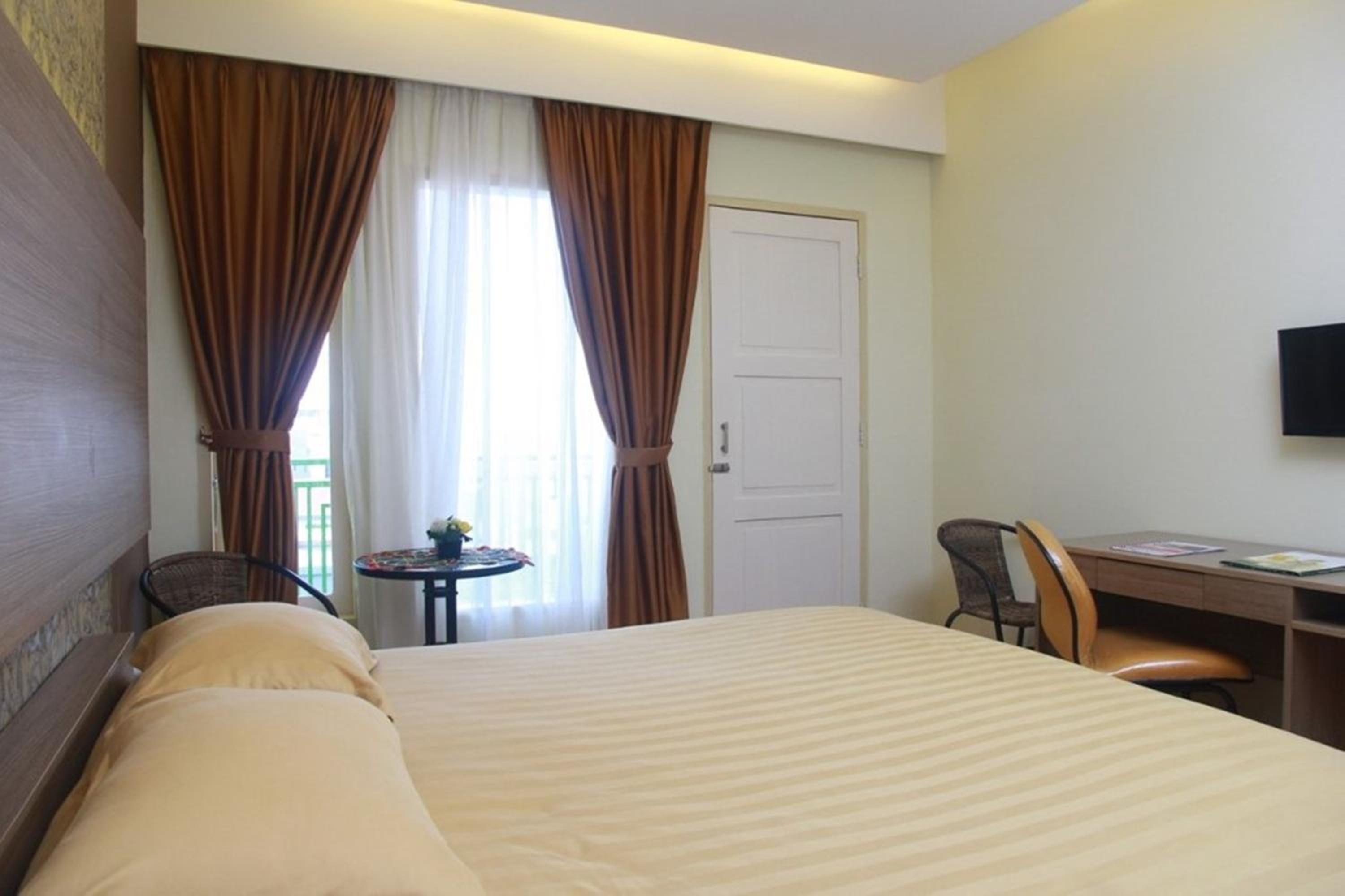 Standard Twin Room - Photo 3