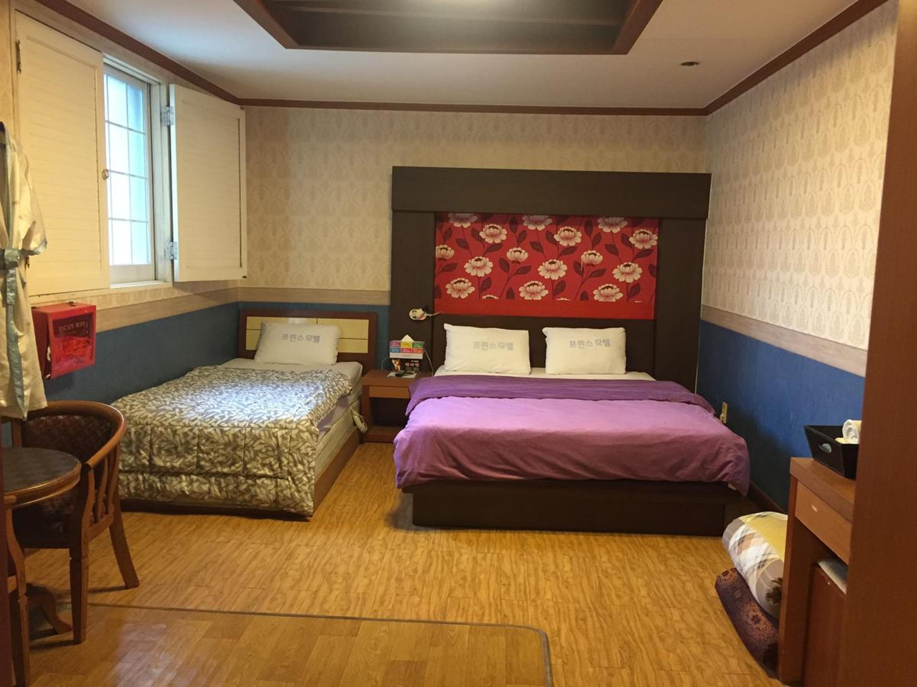 Standard Double Room - Photo 3