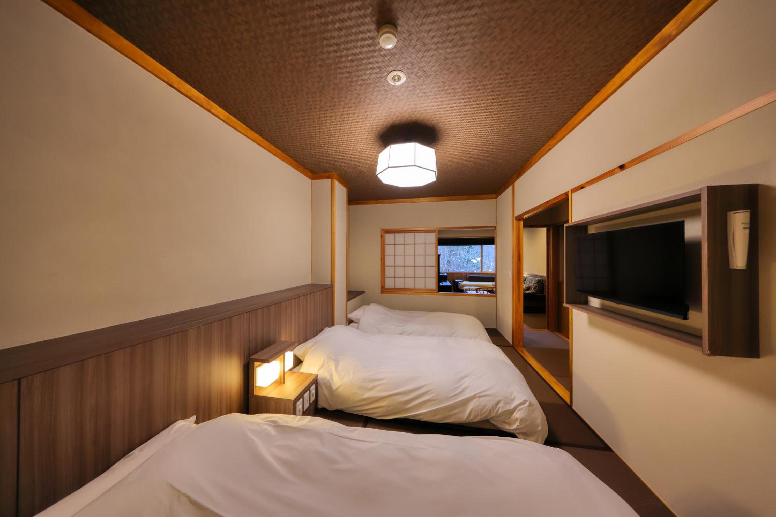 Renovated Japanese-Western Style Room, Capacity: 4 People, with Private Bath, 45 sqm