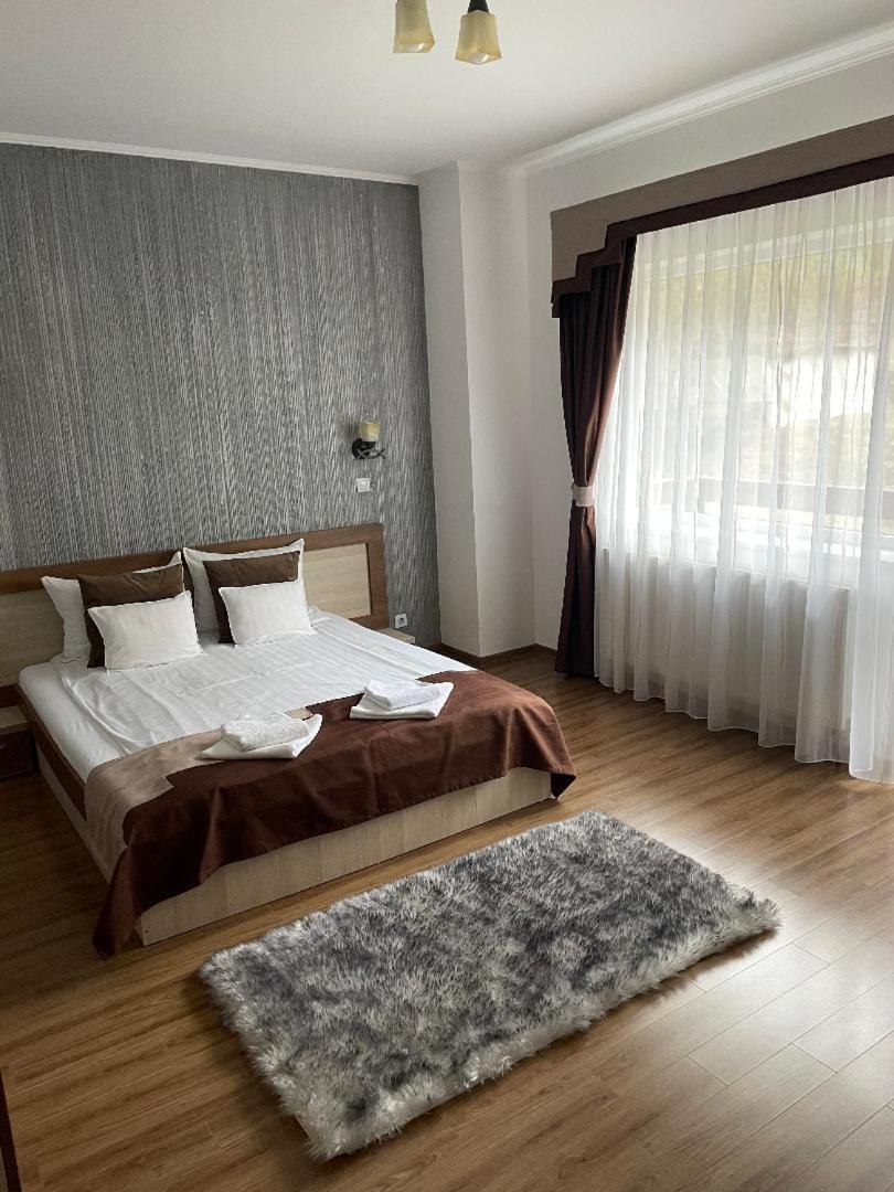Double Room - Photo 8