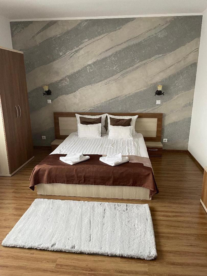 Double Room - Photo 1
