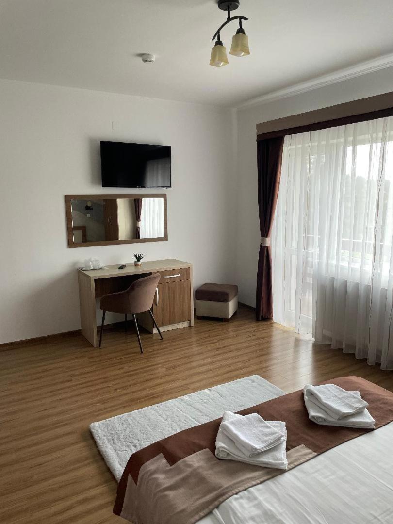 Double Room - Photo 2
