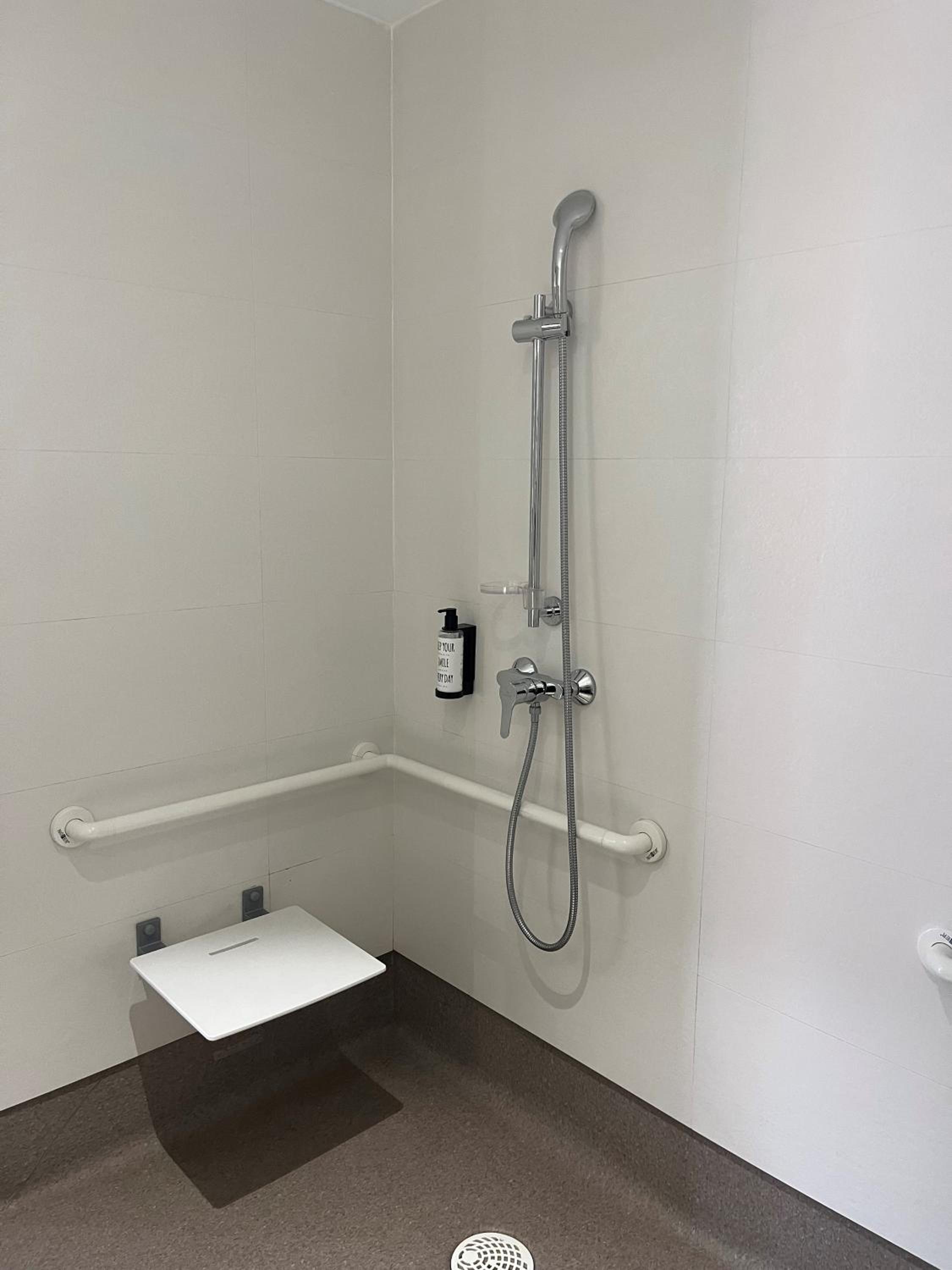 Double Room - Disability Access photo 2