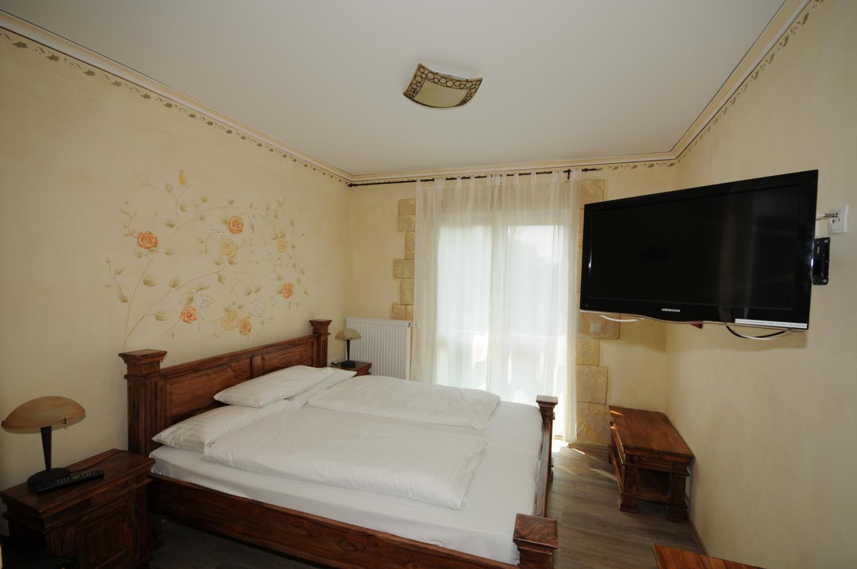 Small Single Room photo 3