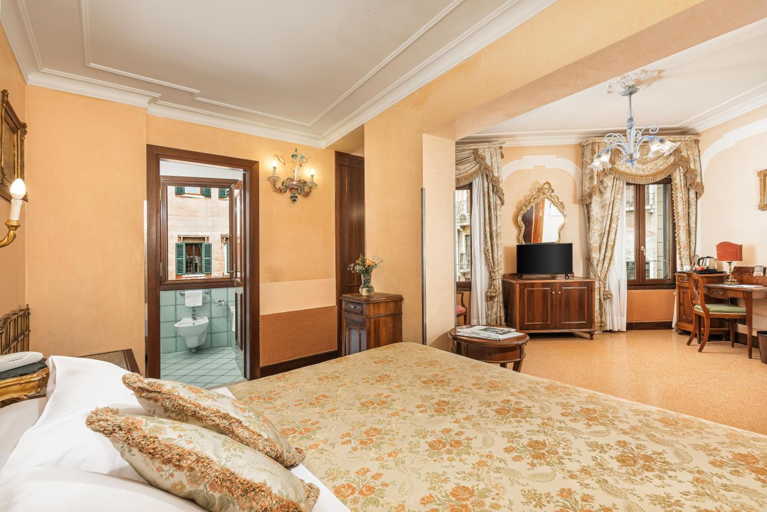 Classic Triple Room photo 3