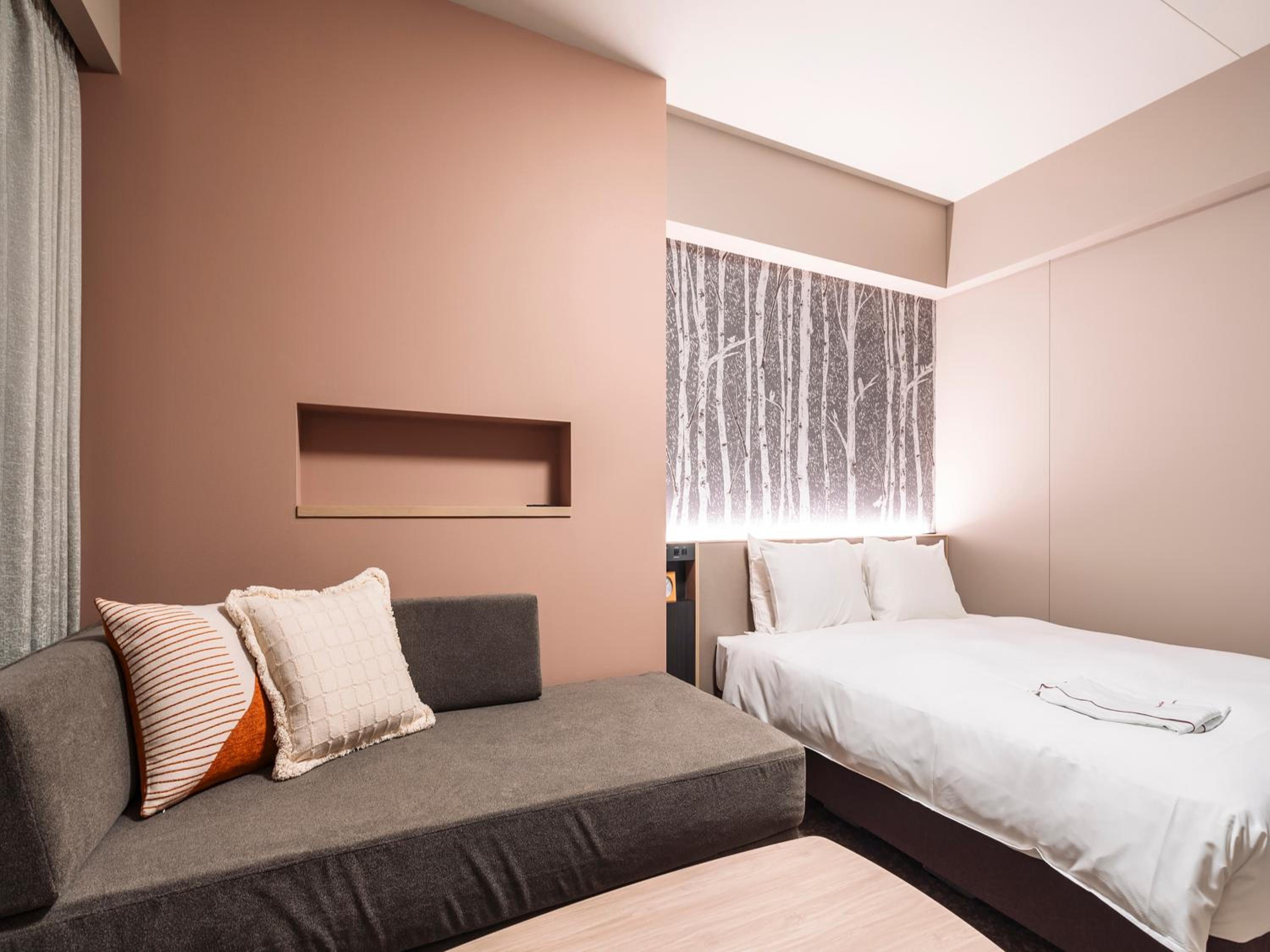 Deluxe Double Room-Single Use - Non-Smoking