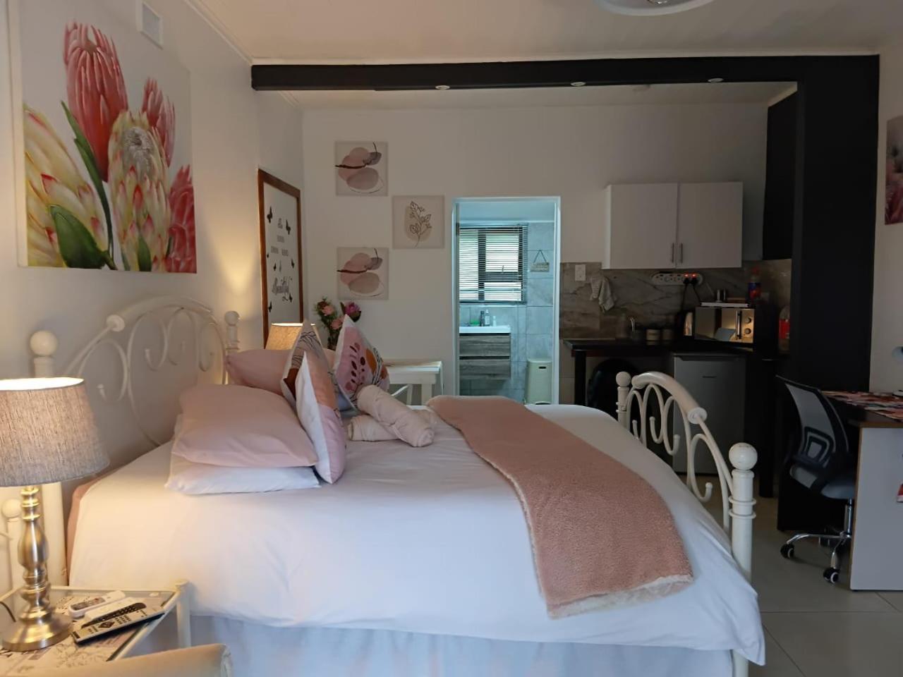 Deluxe Double Room photo 3