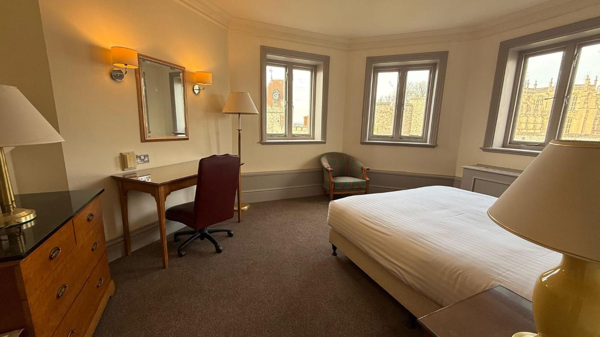 Deluxe King Room photo 3