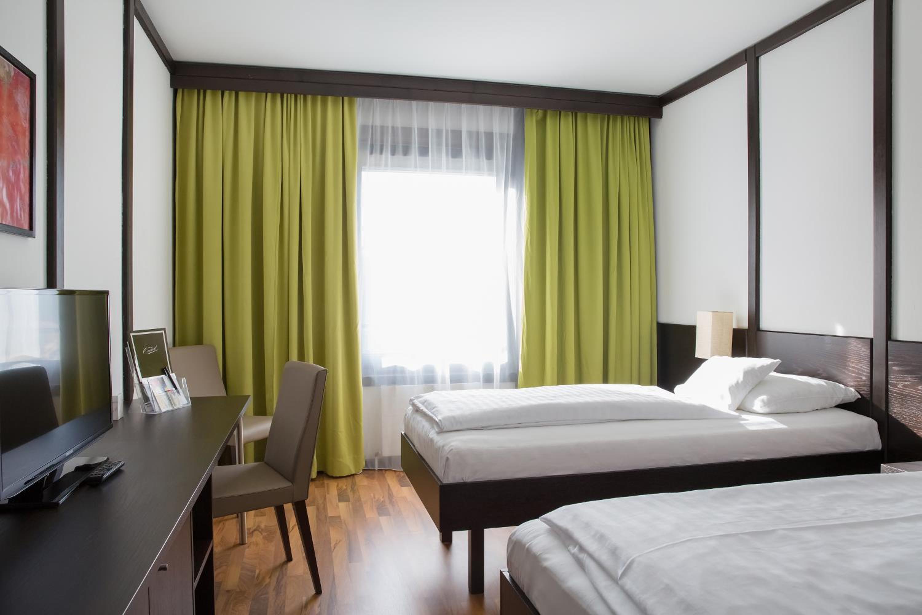 Standard Twin Room - Photo 1