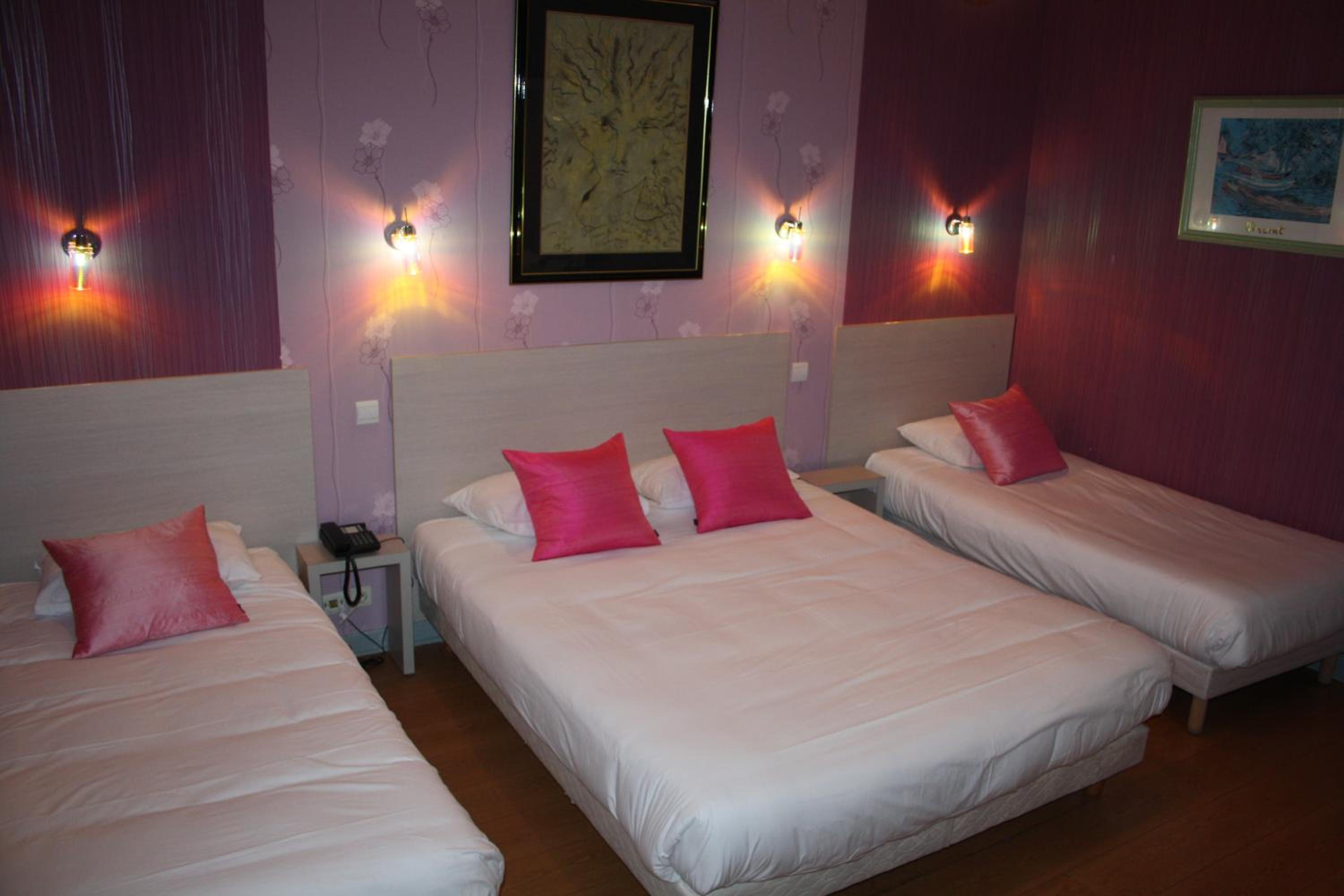 Quadruple Room - Photo 4