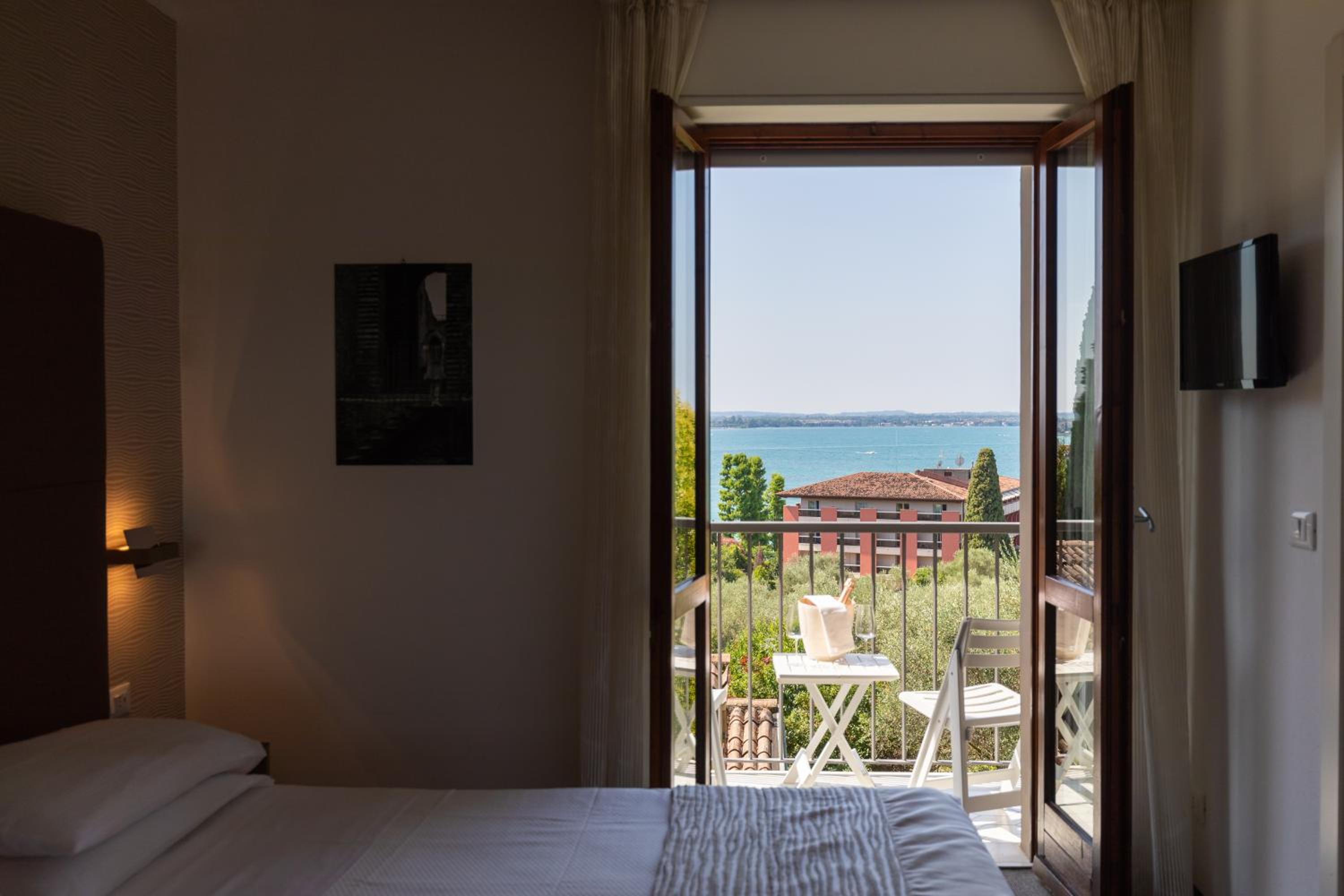 Double Room with Lake View