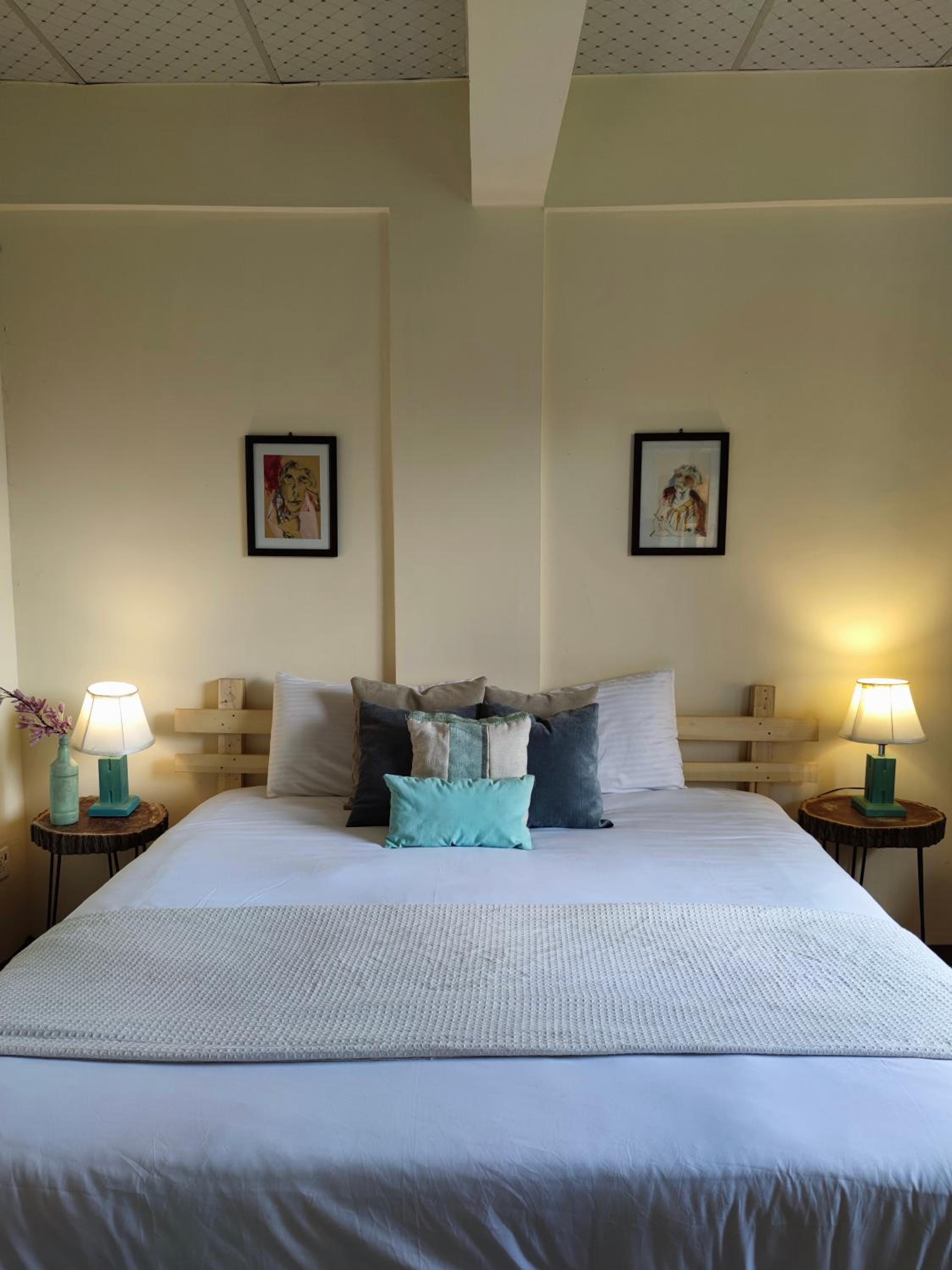 Deluxe King Room