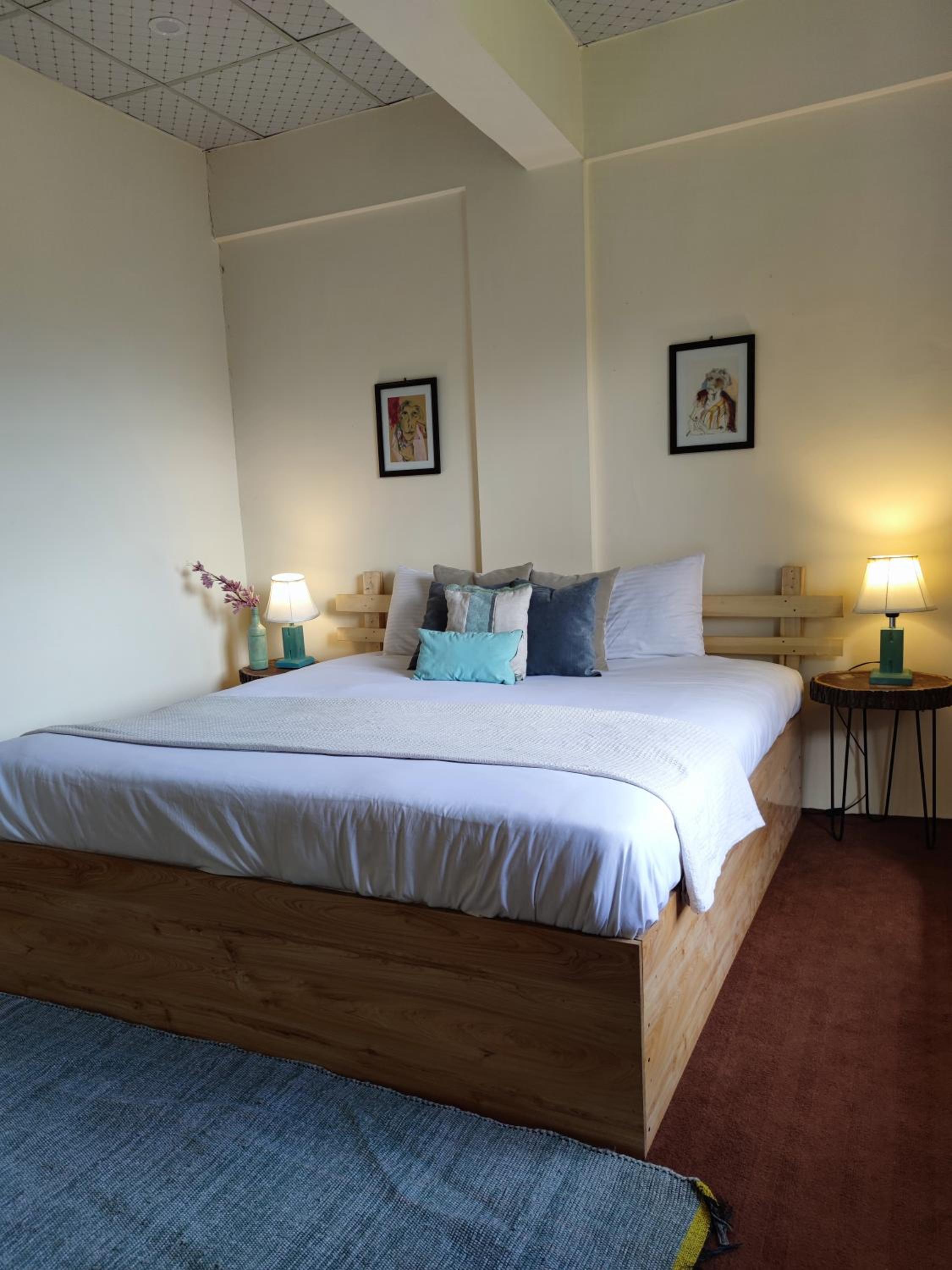 Deluxe King Room photo 2