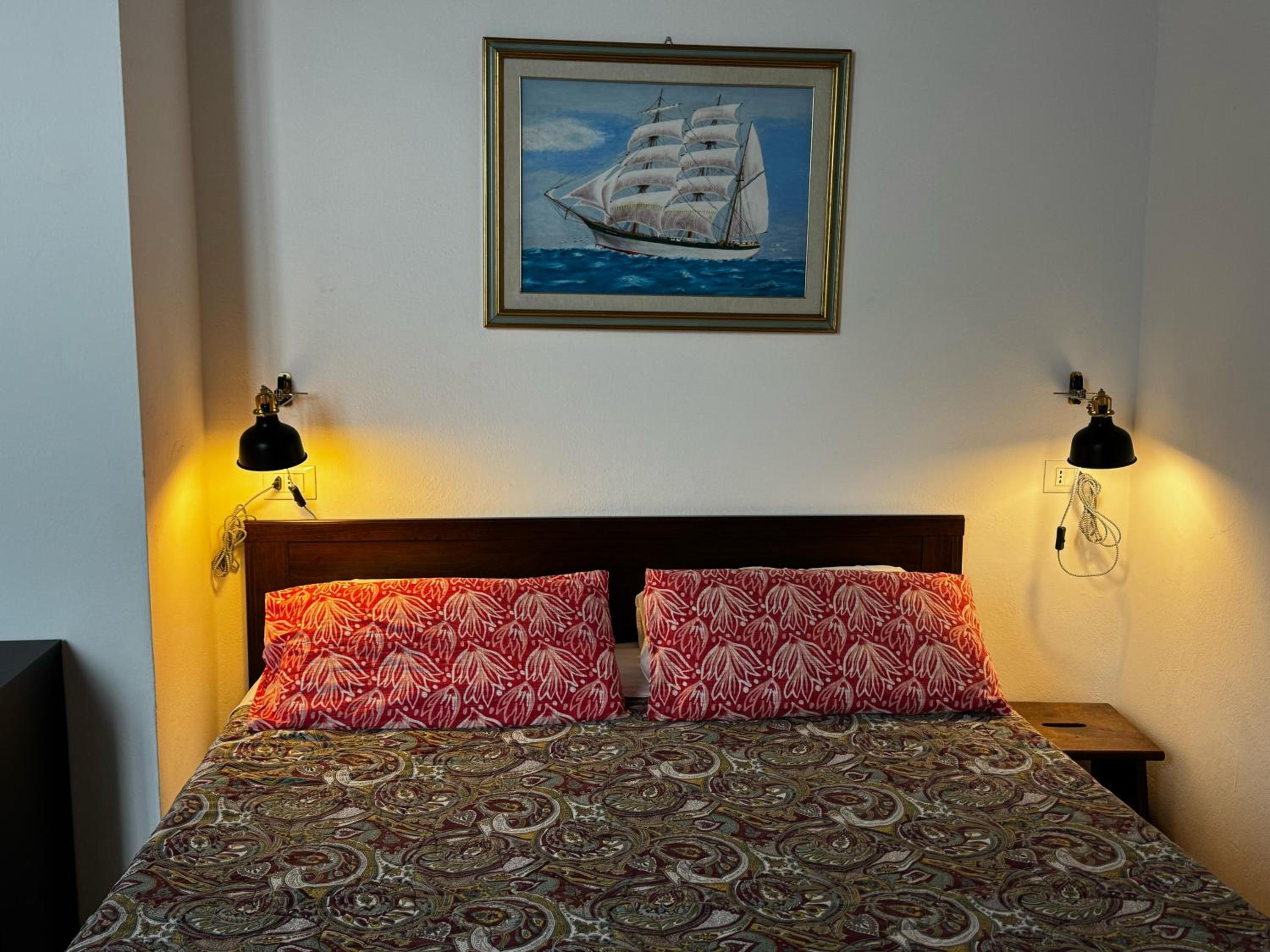 Large Double Room photo 1