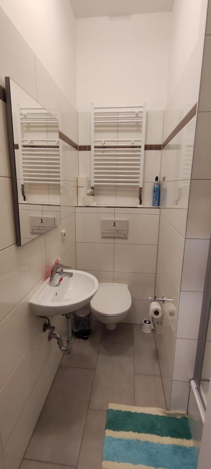 Deluxe Two-Bedroom Apartment with Garden View photo 3