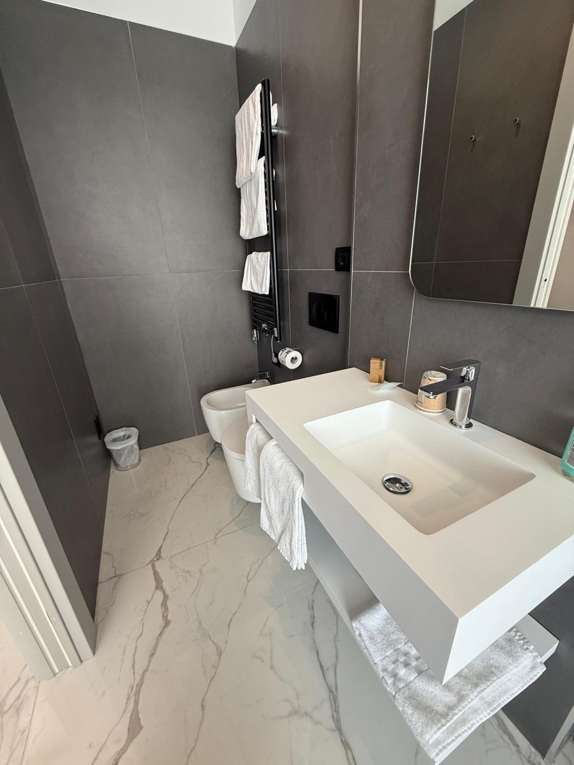 Double or Twin Room - Photo 3