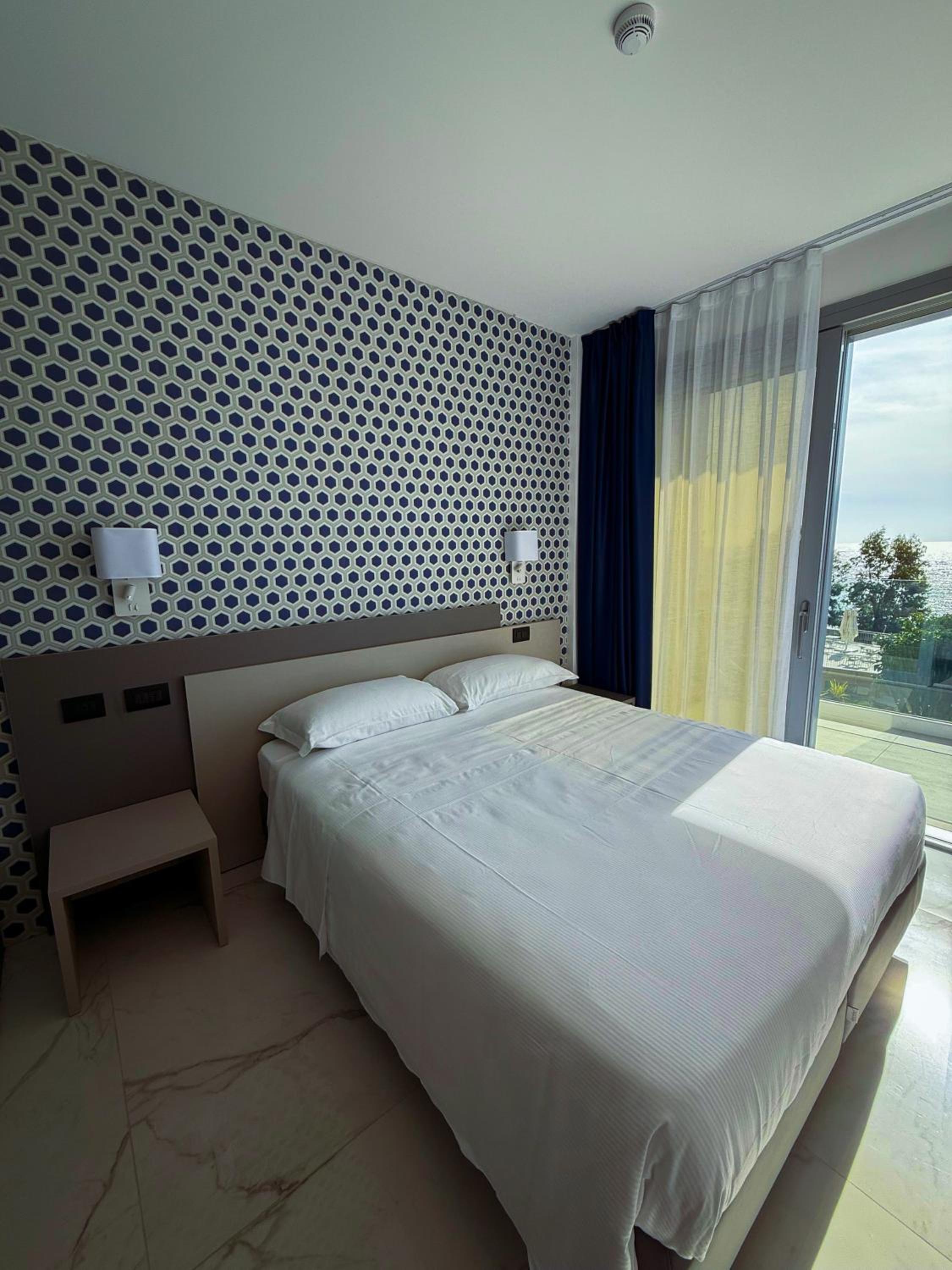 Superior Double or Twin Room with Terrace - Photo 7