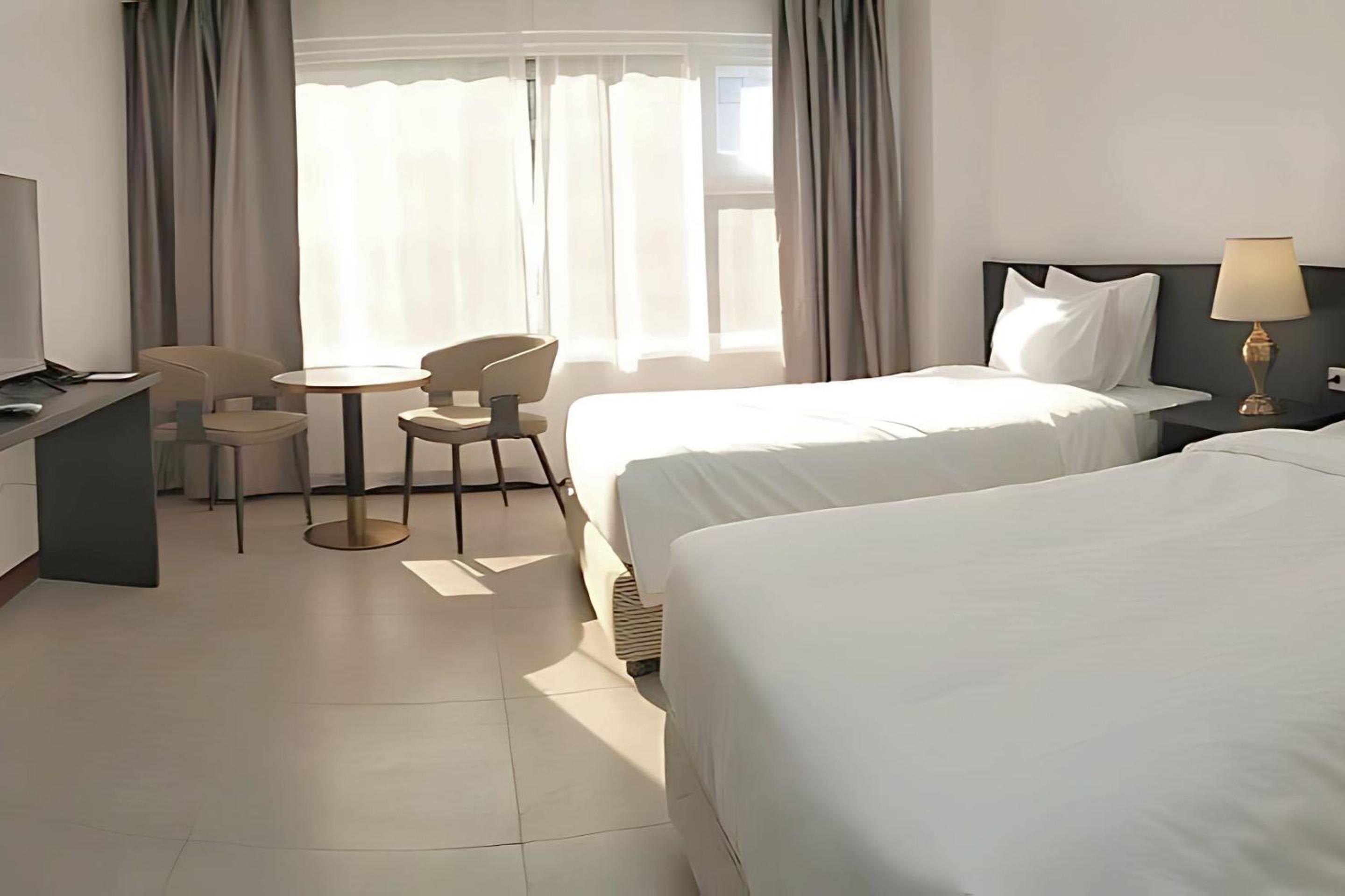 Deluxe Twin Room - Photo 2