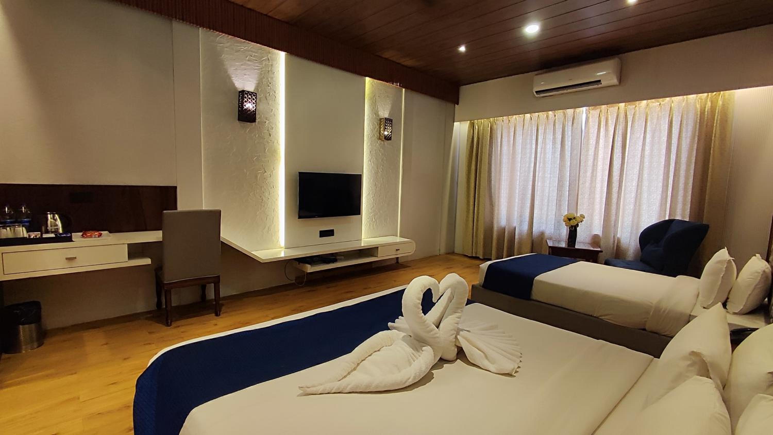 Luxe Room - Photo 4