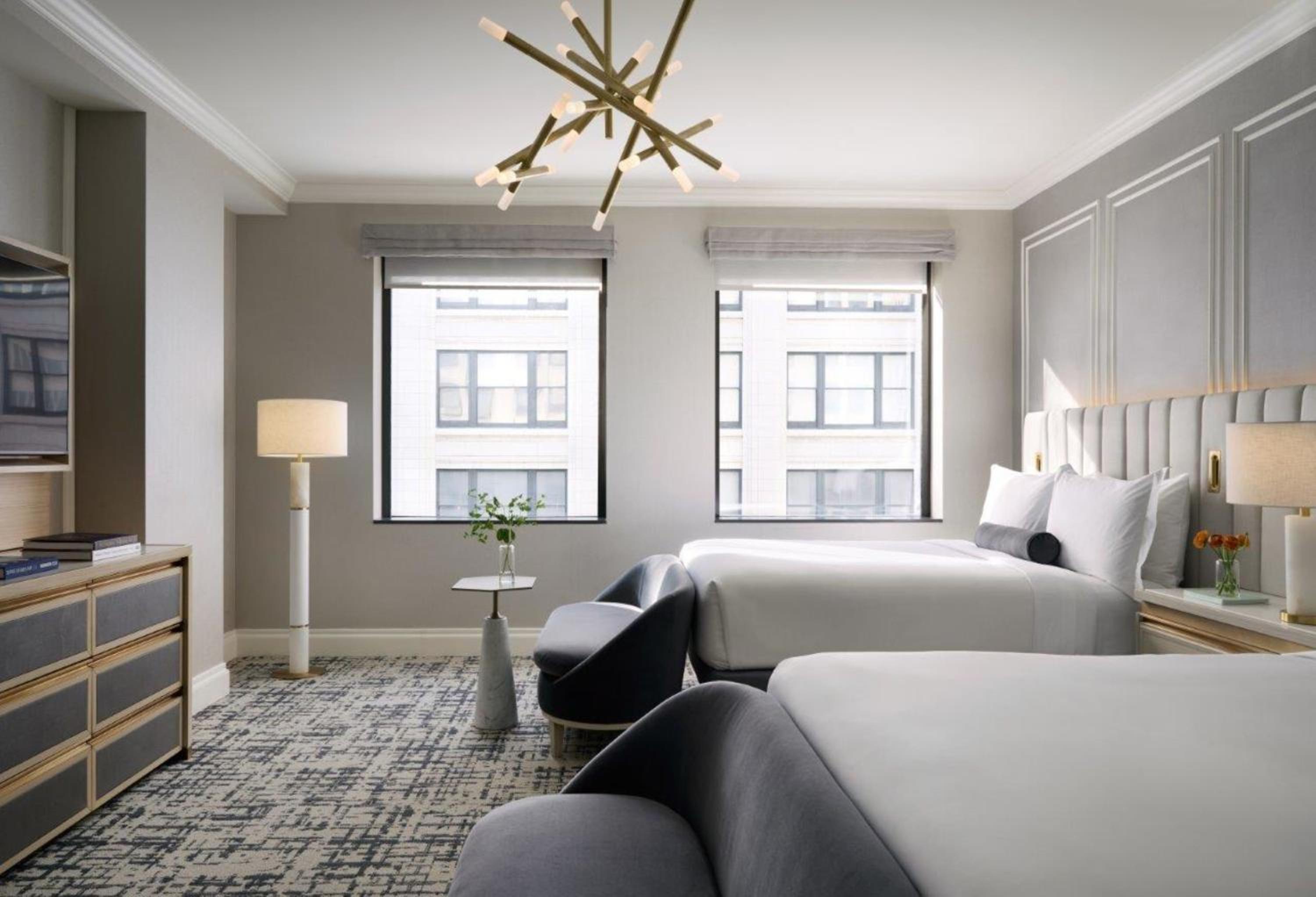 Premium Queen Room with Two Queen Beds - Photo 3