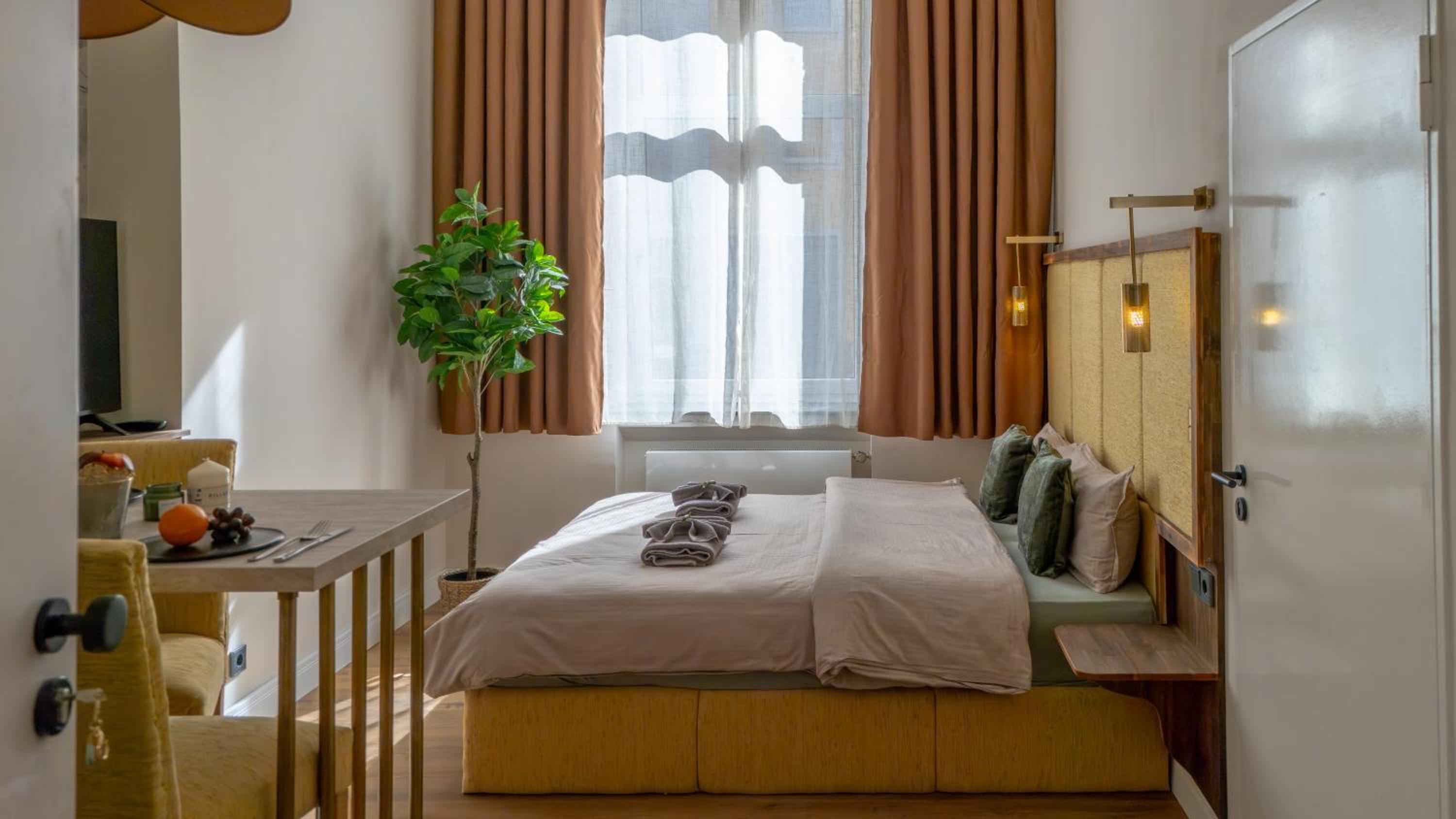 Standard Studio photo 2