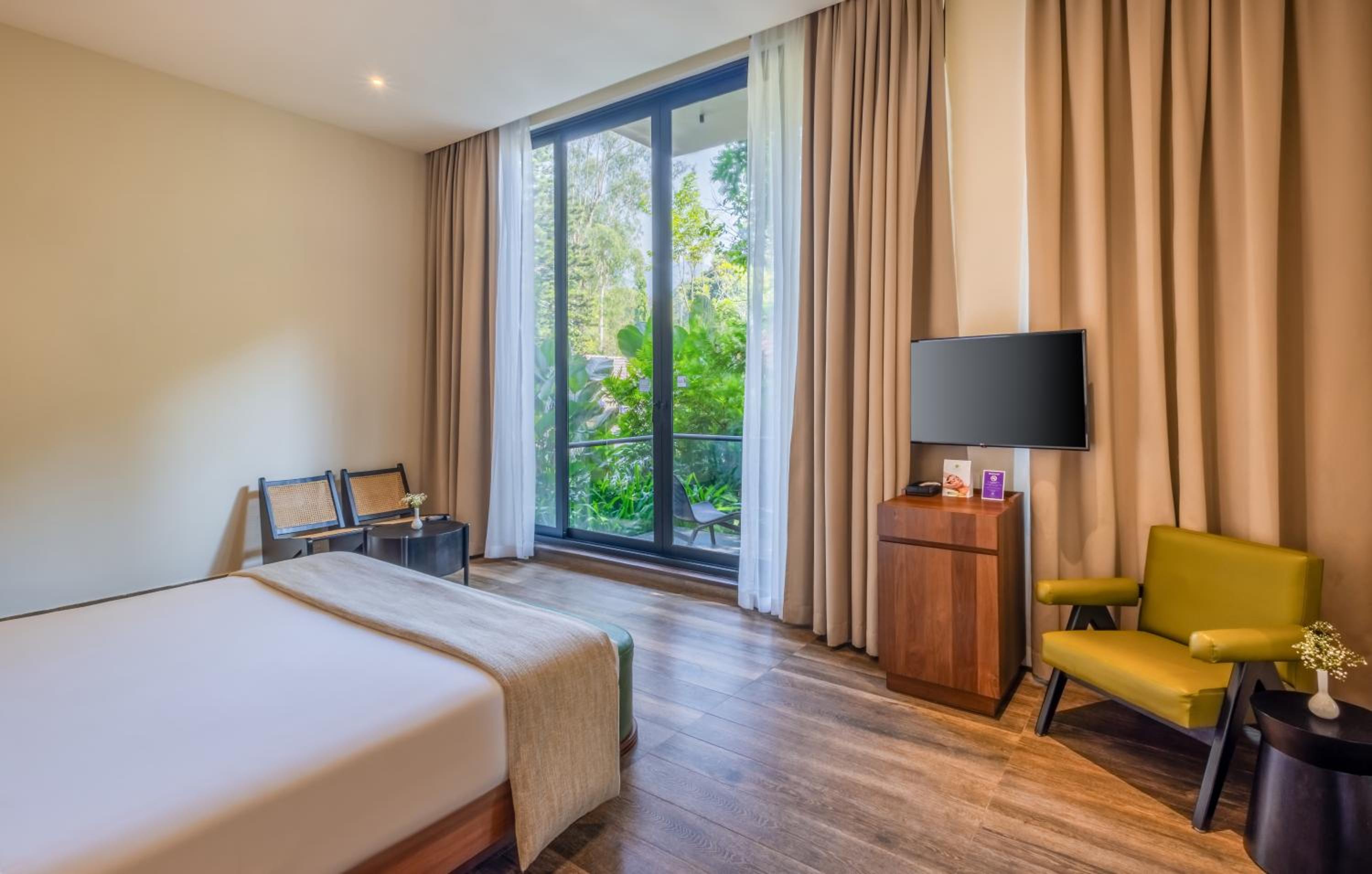 Double Room with Garden View - Photo 3