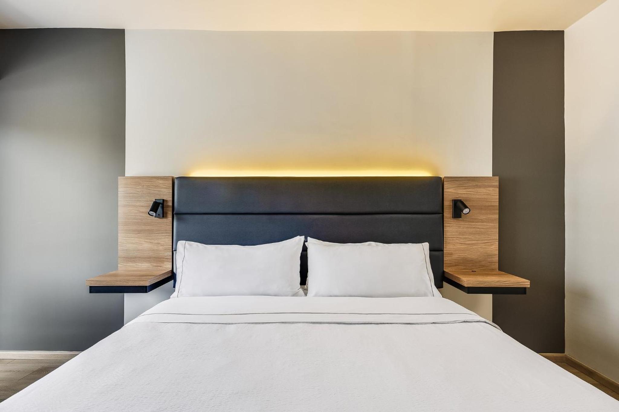 Executive King Room - Photo 2